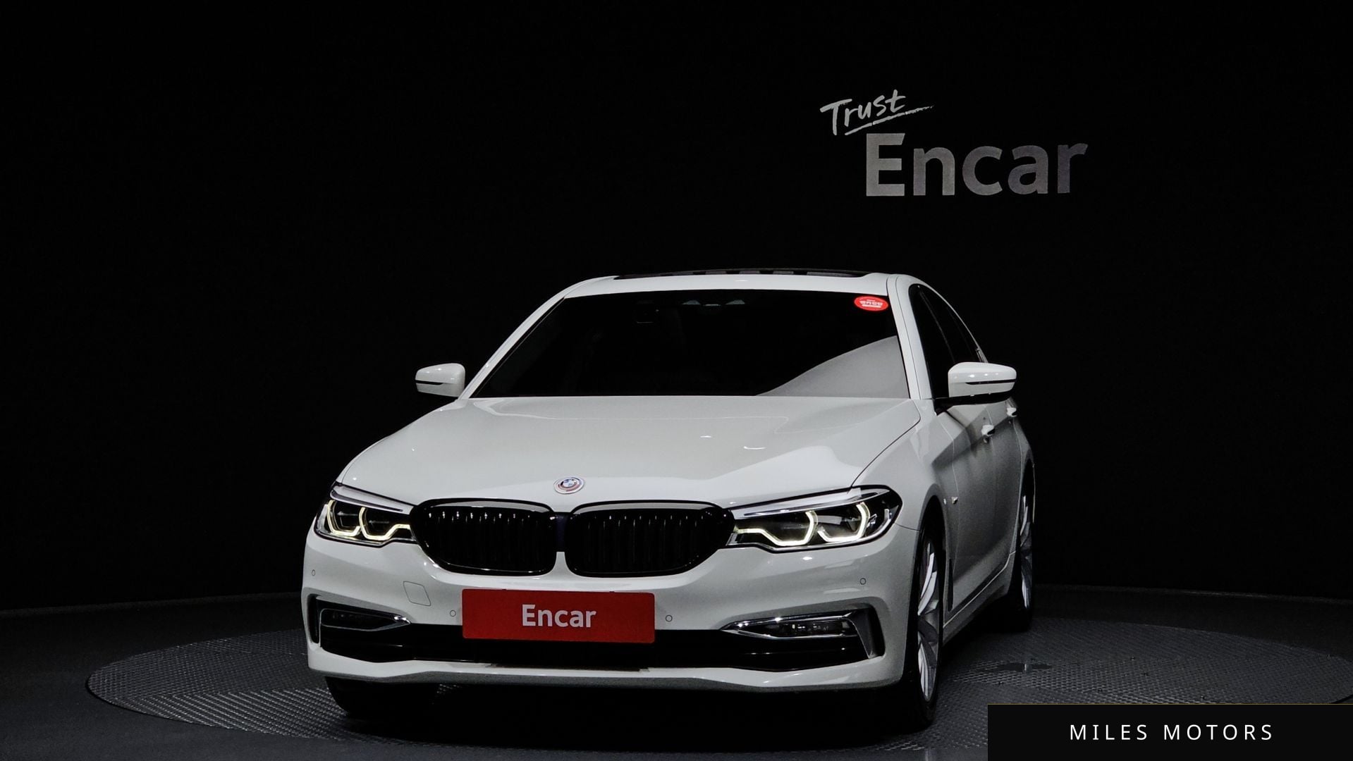 BMW 5 Series (G30) 2018 — миниатюра 3