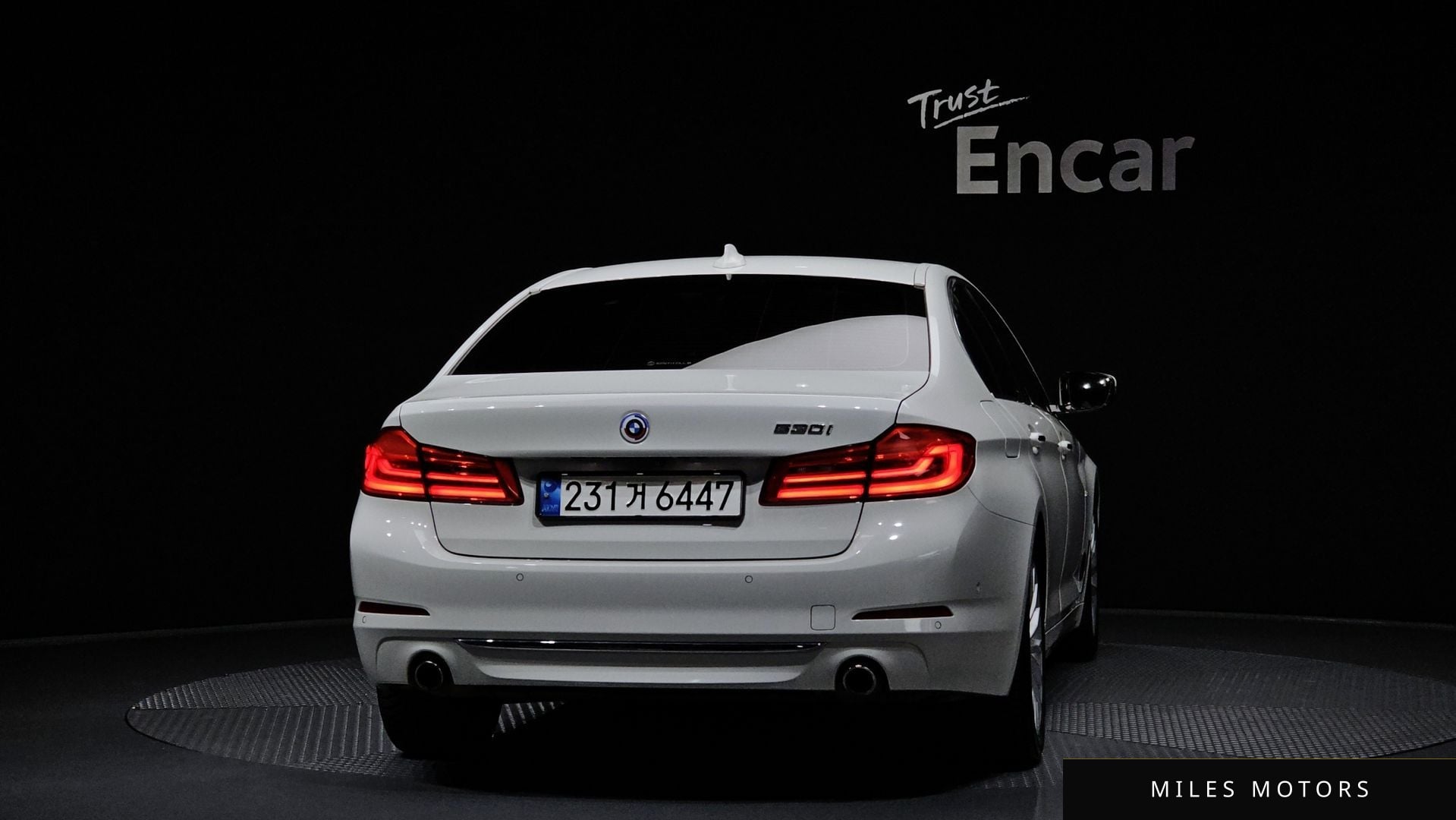 BMW 5 Series (G30) 2018 — миниатюра 4
