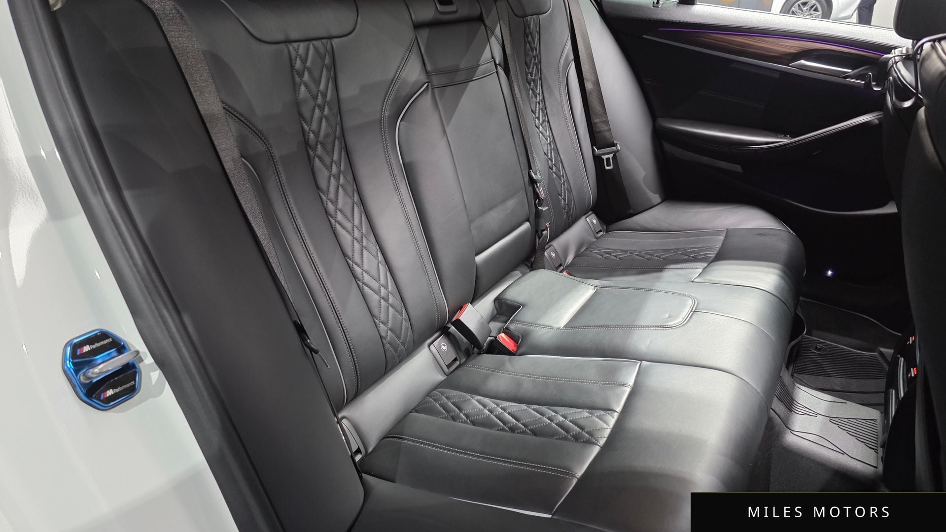 BMW 5 Series (G30) 2018 — миниатюра 11