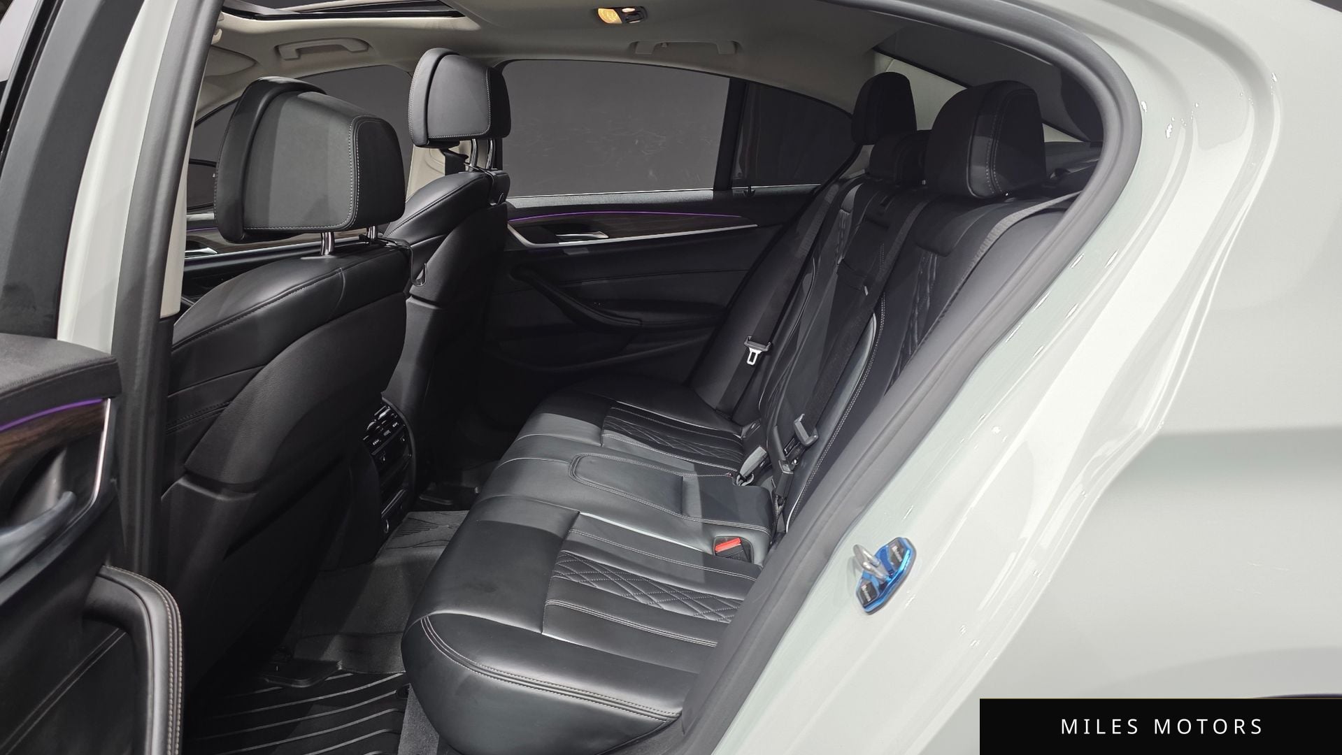 BMW 5 Series (G30) 2018 — миниатюра 12
