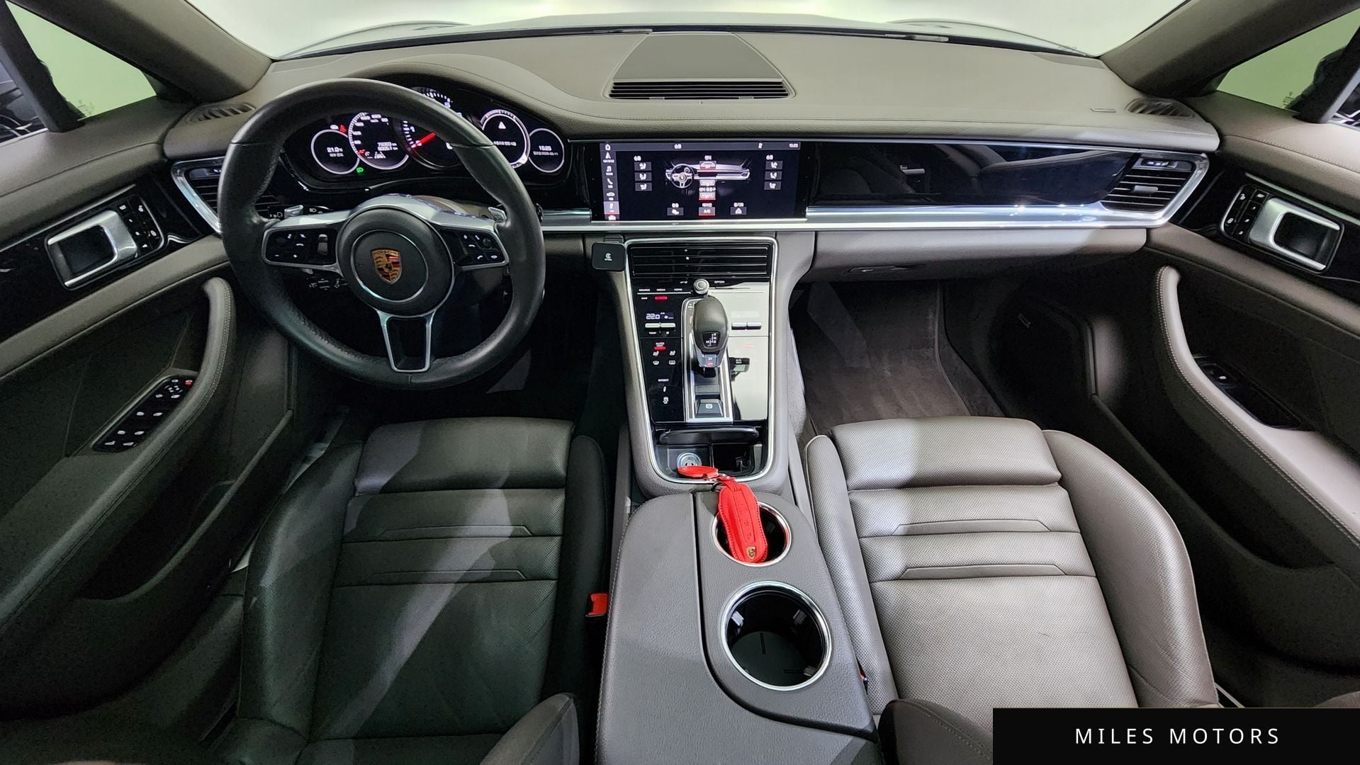 Porsche Panamera 2018 — миниатюра 10