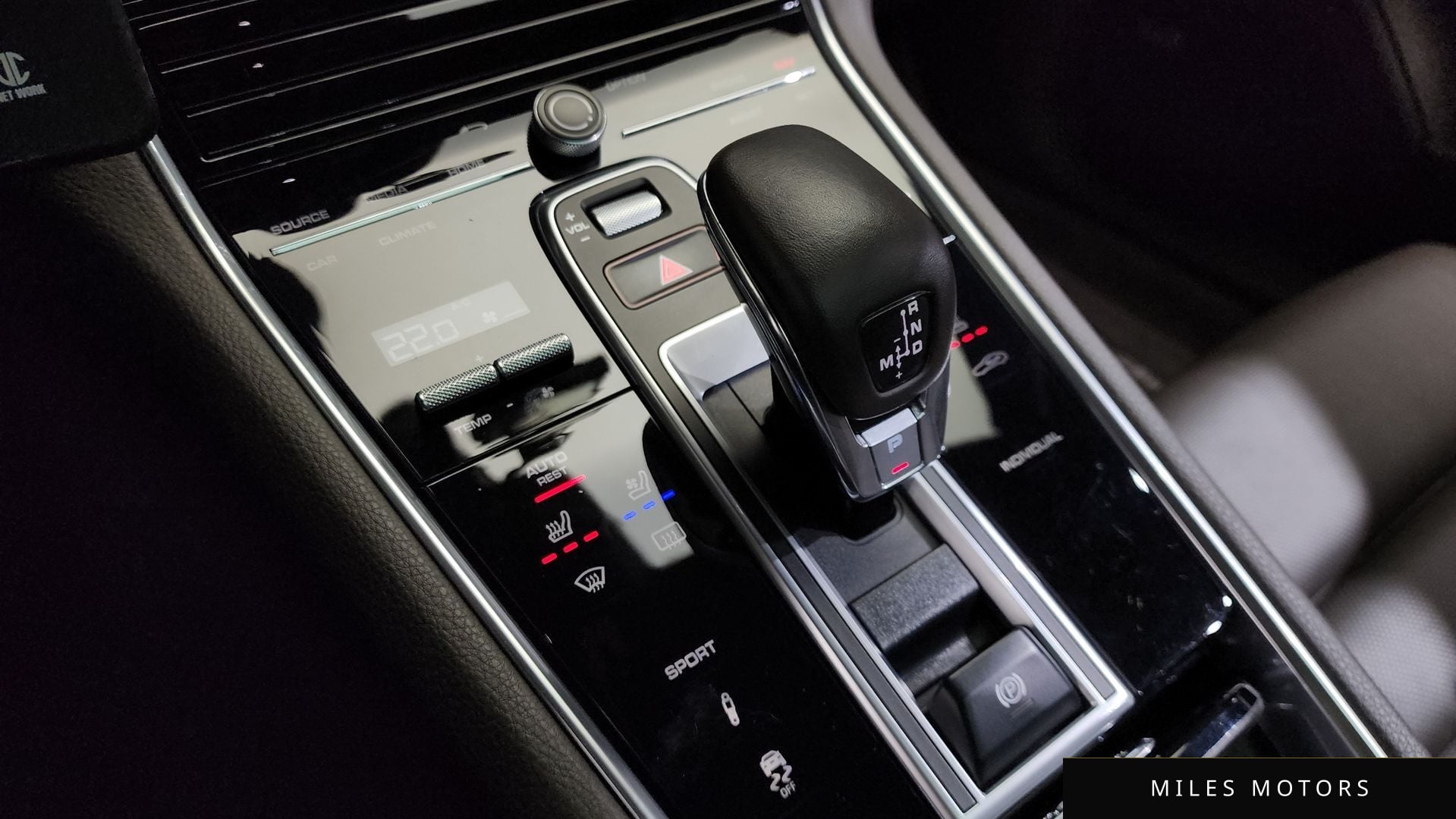 Porsche Panamera 2018 — миниатюра 12