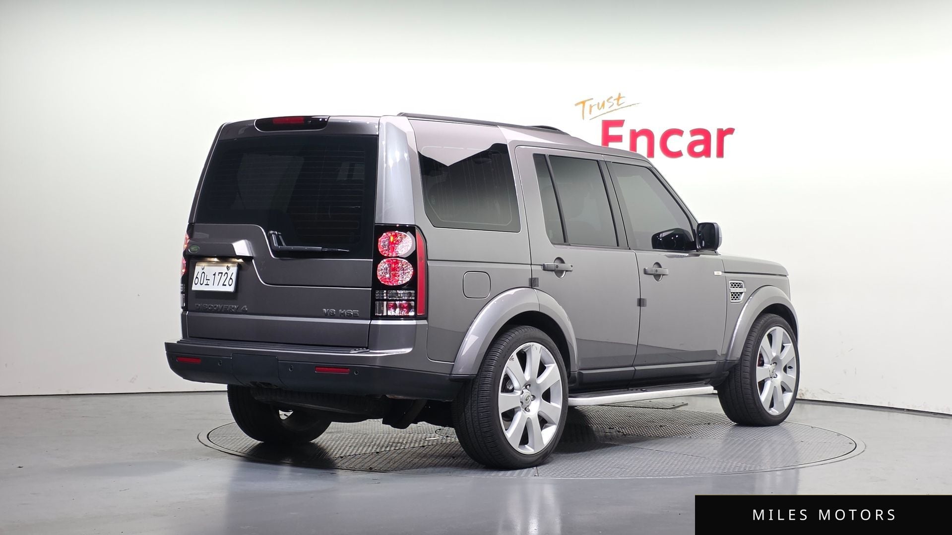 Land Rover Discovery 2010 — миниатюра 2