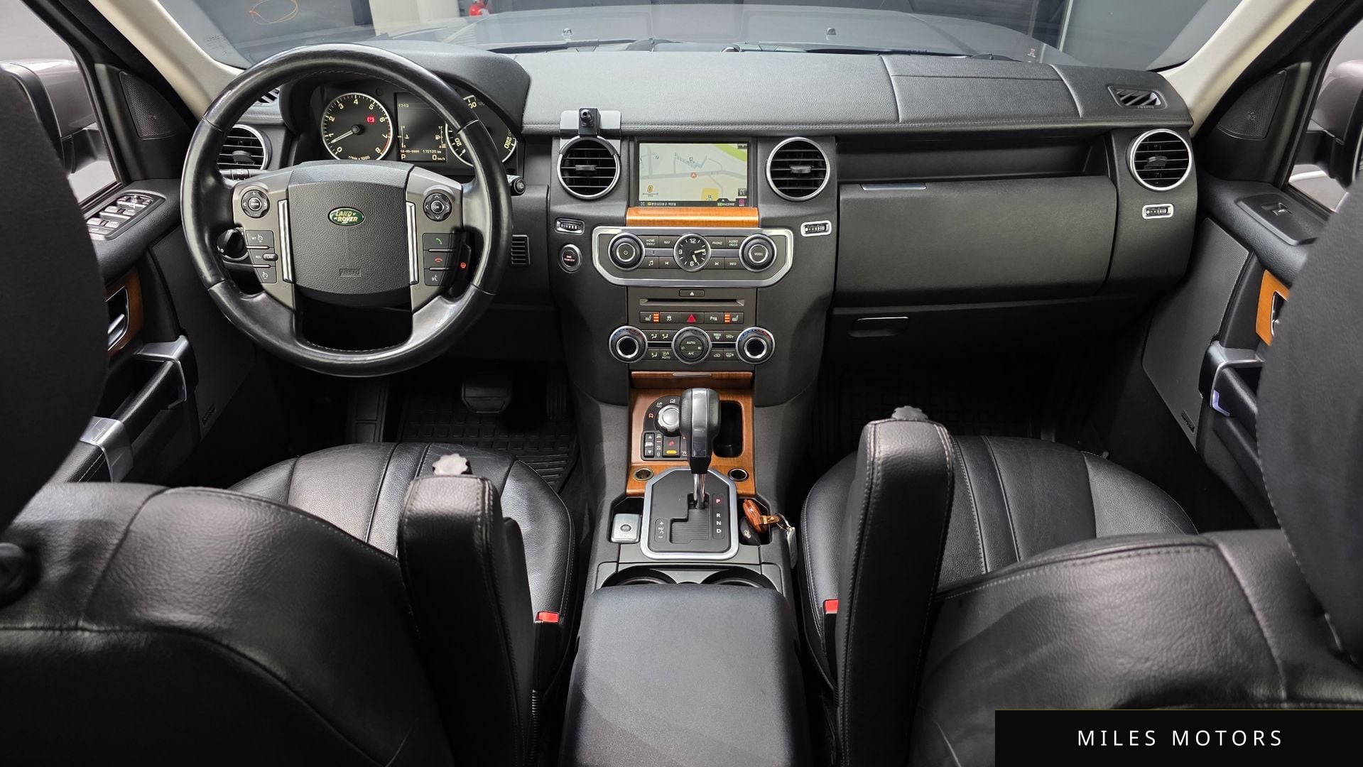 Land Rover Discovery 2010 — миниатюра 7