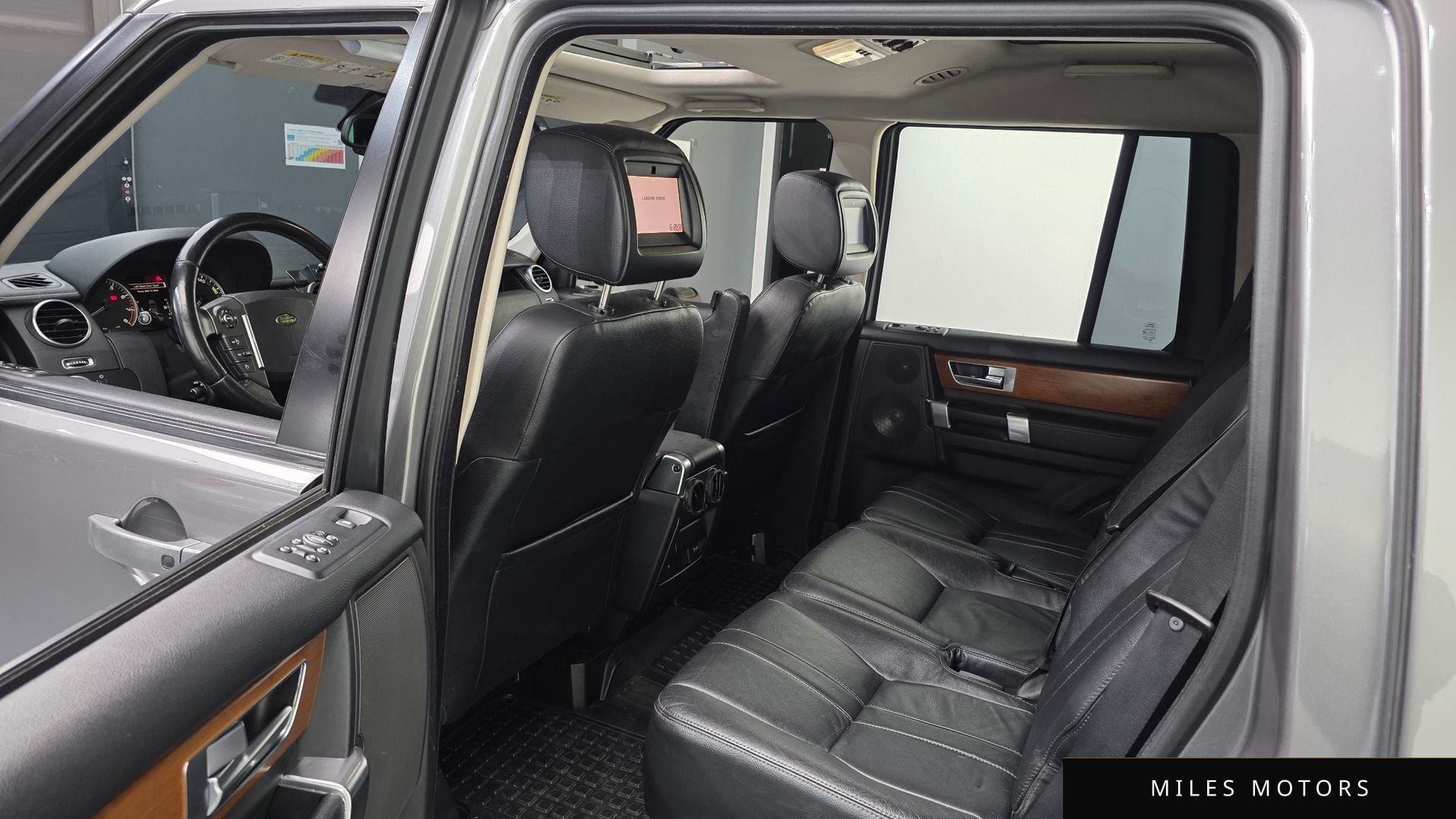 Land Rover Discovery 2010 — миниатюра 11