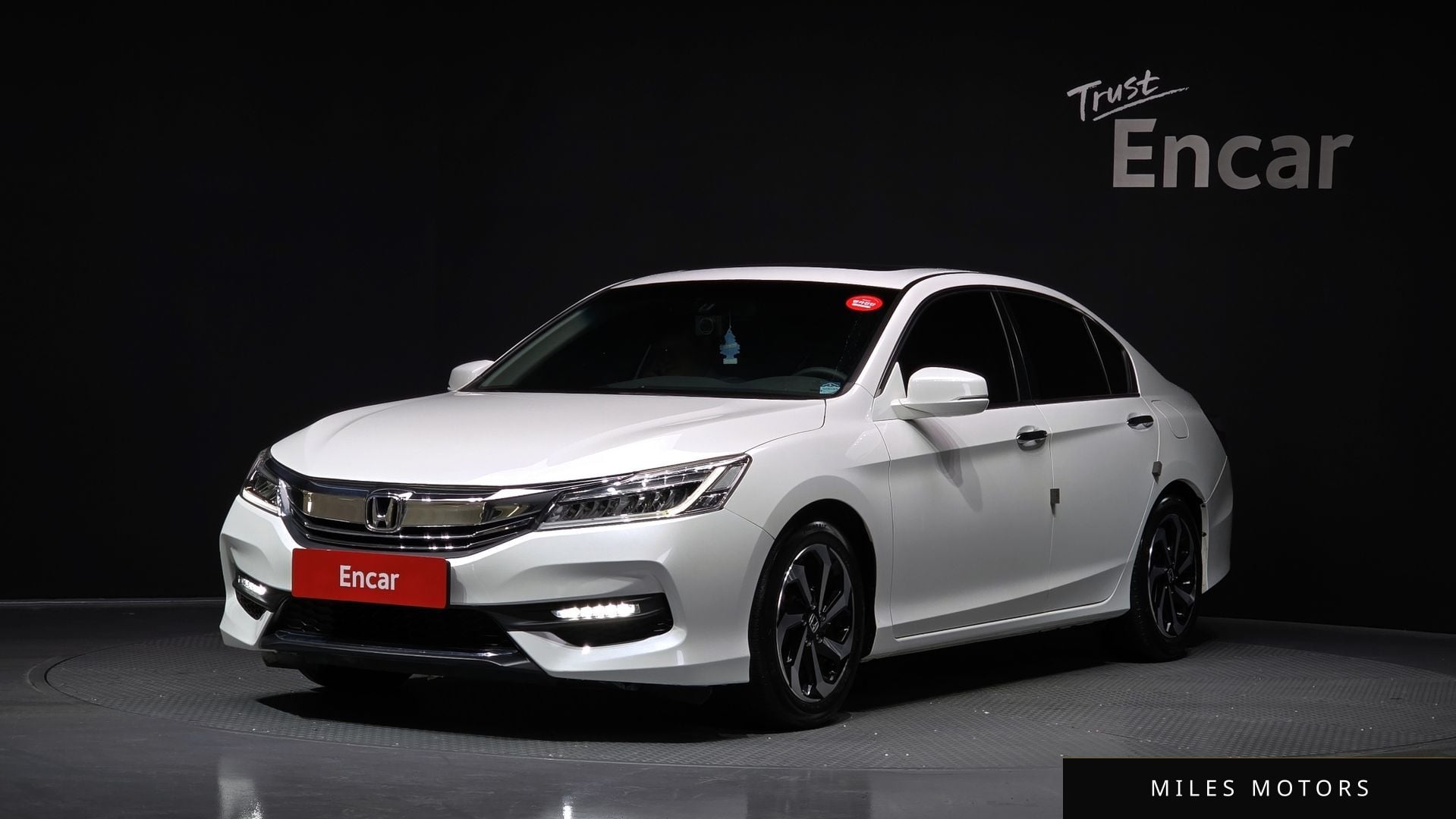 Honda Accord 2017 — фото 1 из 12