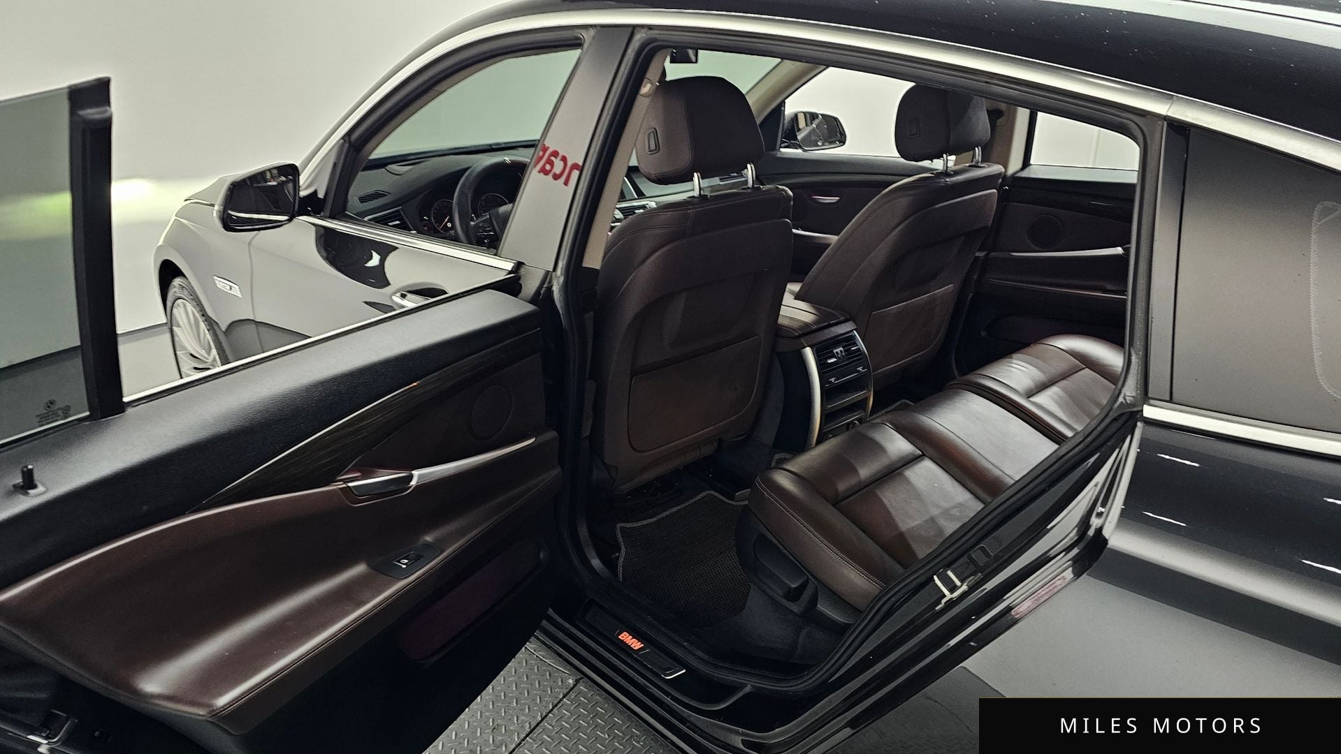 BMW 5 Series GT (F07) 2017 — миниатюра 12