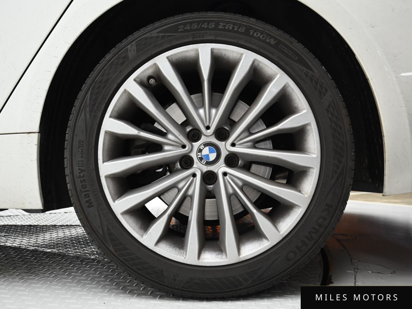 BMW 5 Series (G30) 2021 — миниатюра 5