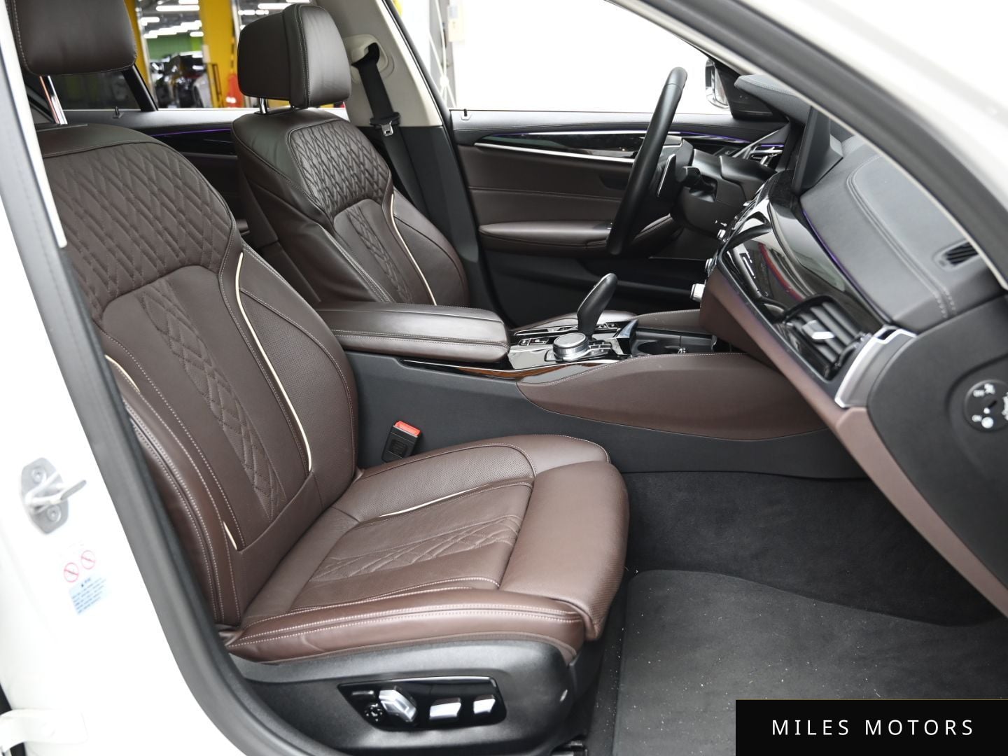 BMW 5 Series (G30) 2021 — миниатюра 8