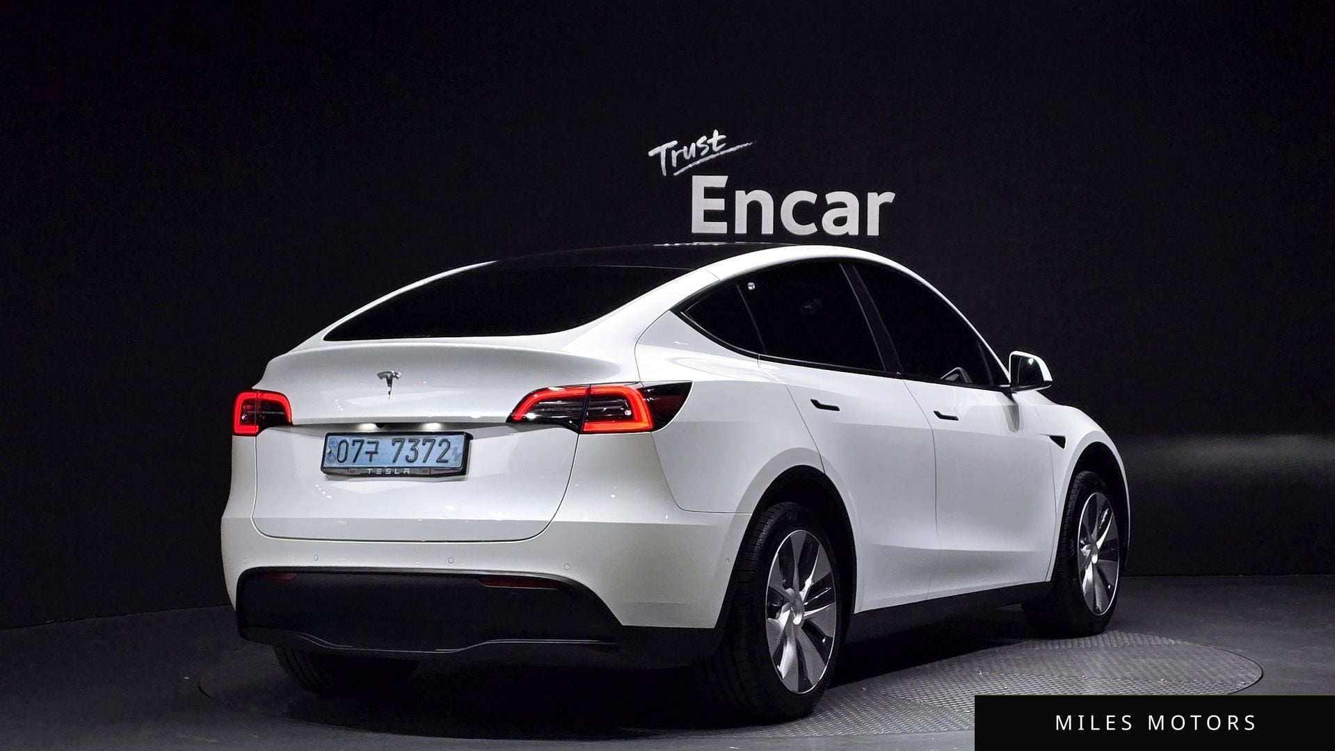 Tesla Model Y 2021 — миниатюра 2