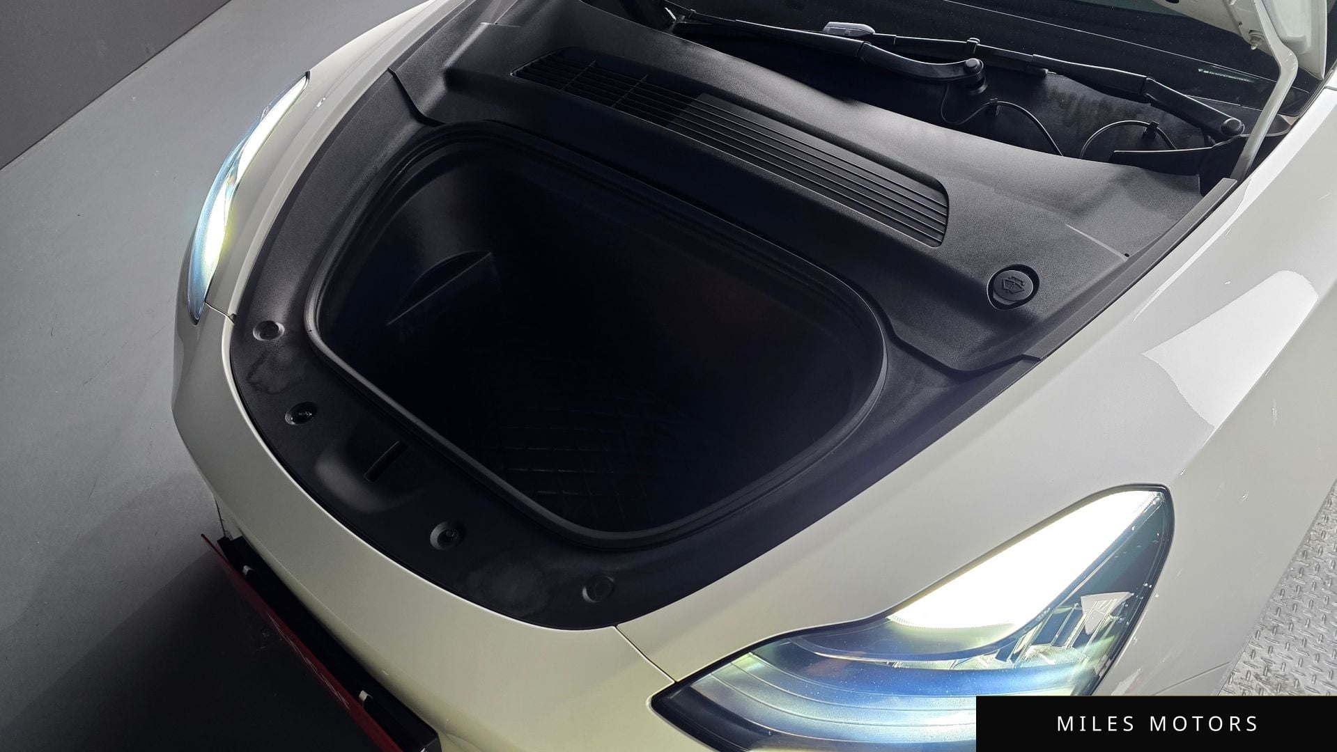 Tesla Model Y 2021 — миниатюра 6