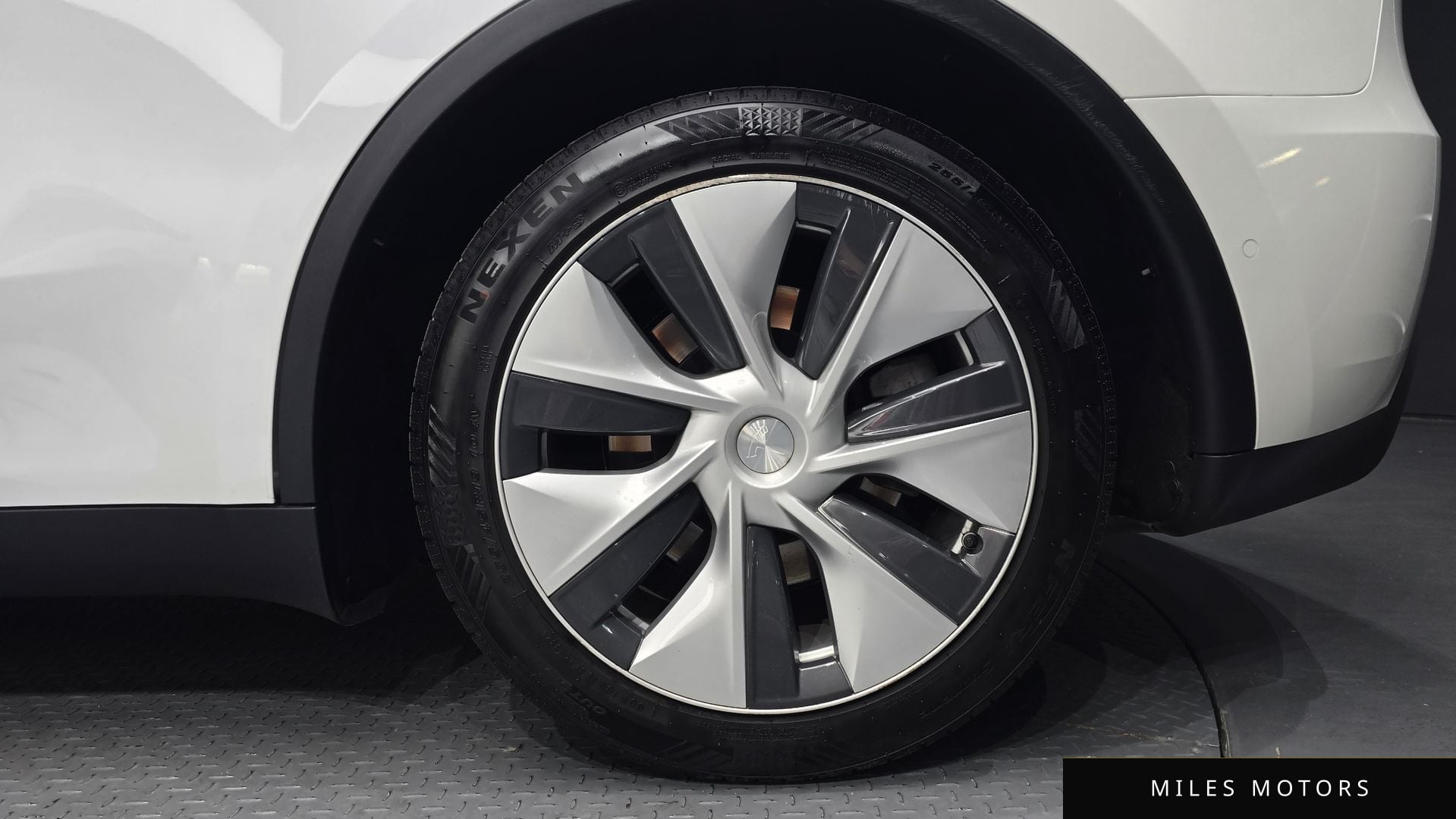 Tesla Model Y 2021 — миниатюра 7