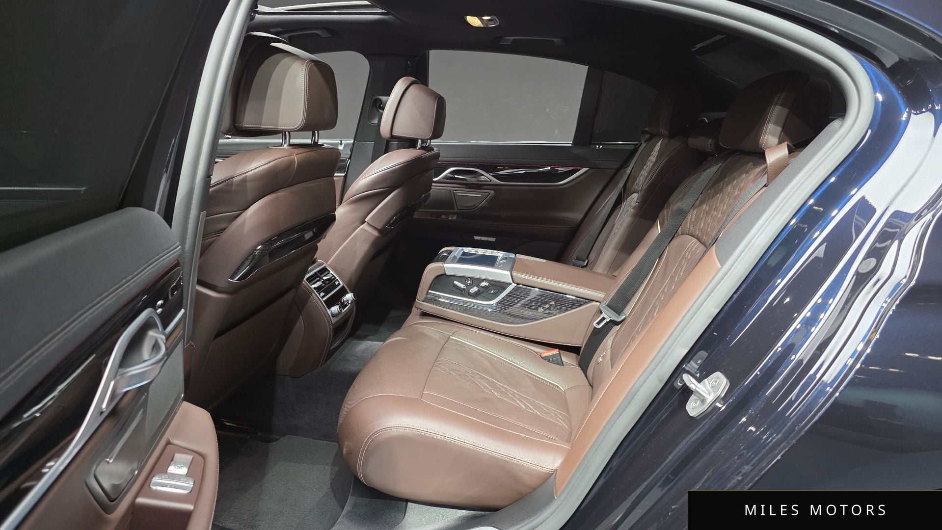 BMW 7 Series (G11) 2018 — миниатюра 12