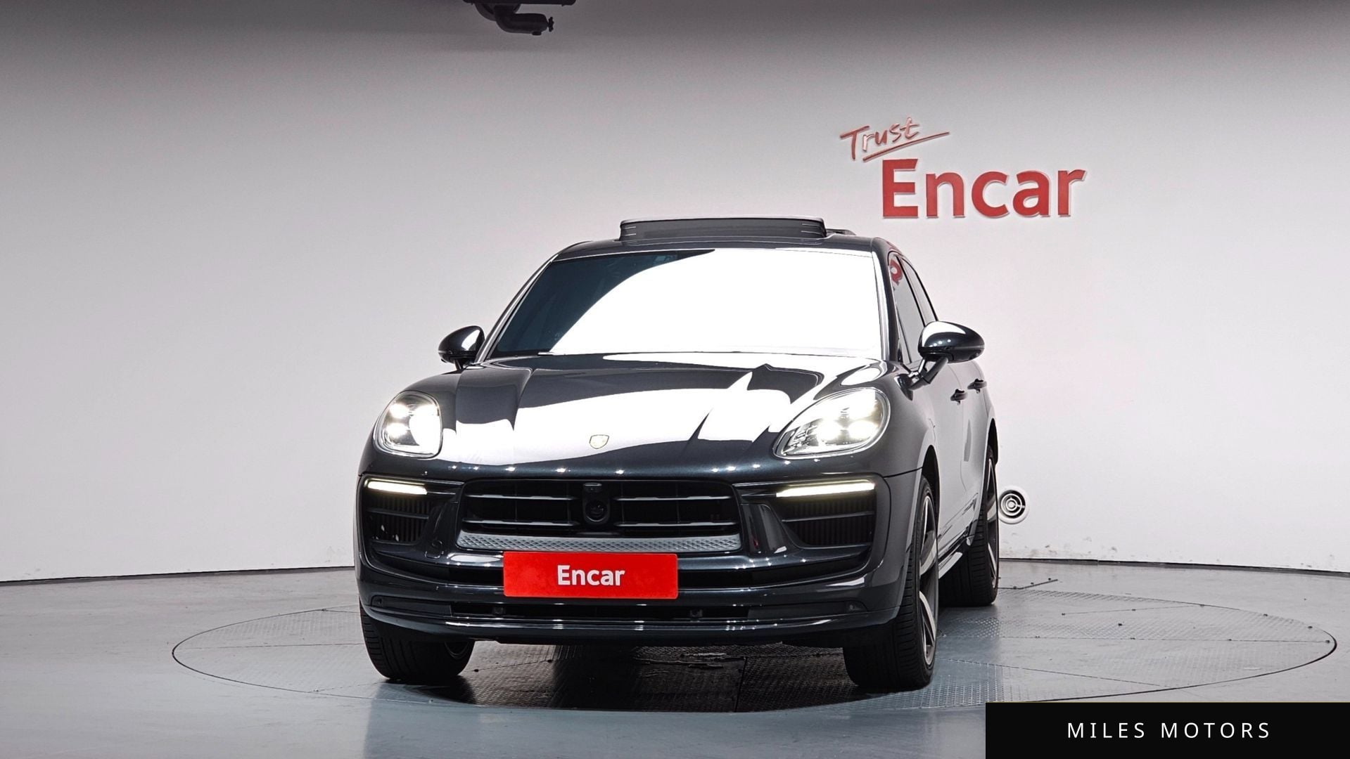 Porsche Macan 2023 — миниатюра 3