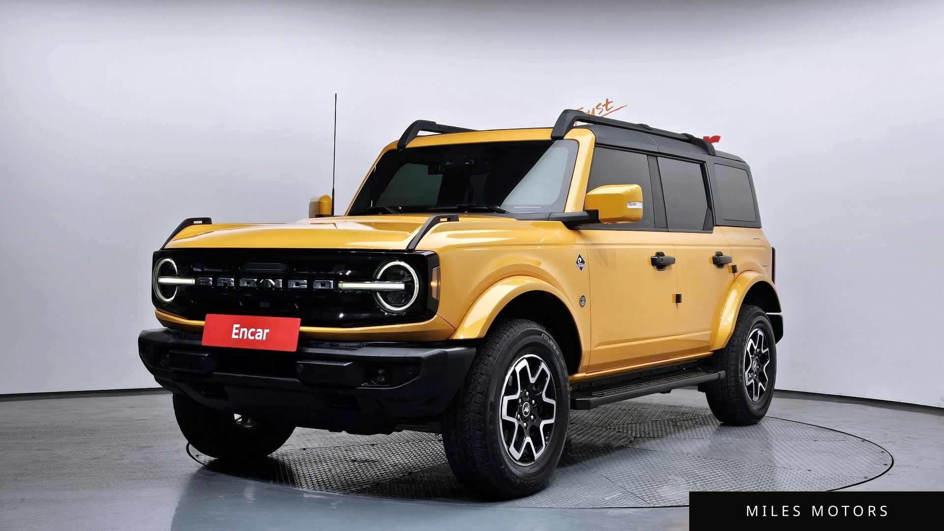 Ford Bronco 2022 — фото 1 из 12