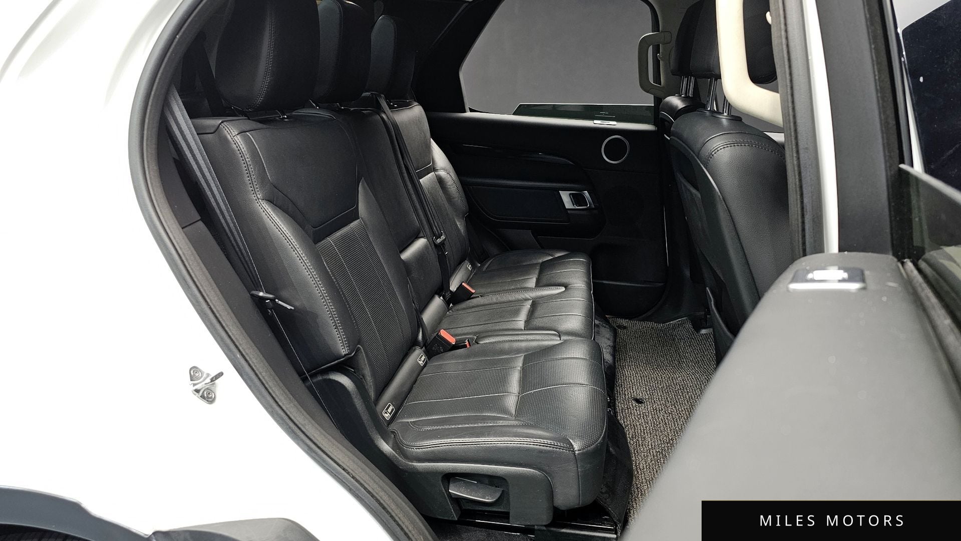 Land Rover Discovery 2018 — миниатюра 11