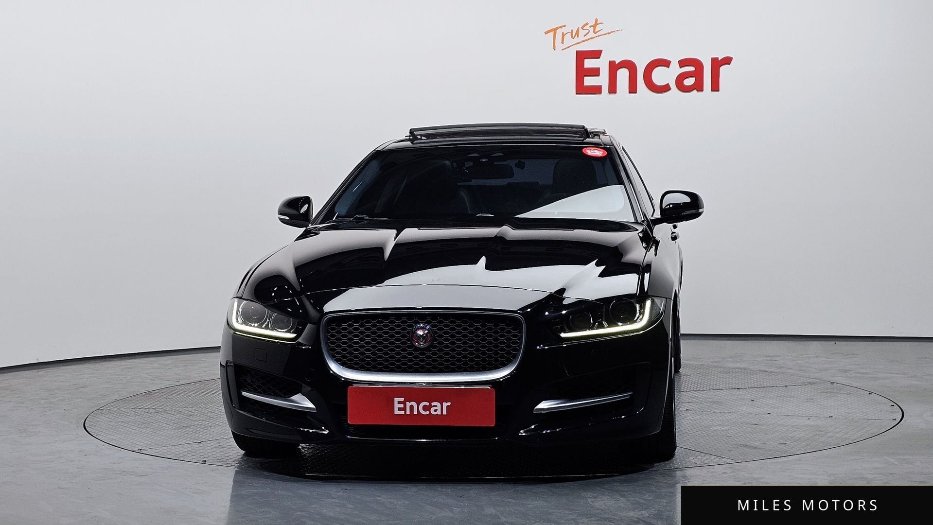 Jaguar XE 2016 — миниатюра 3