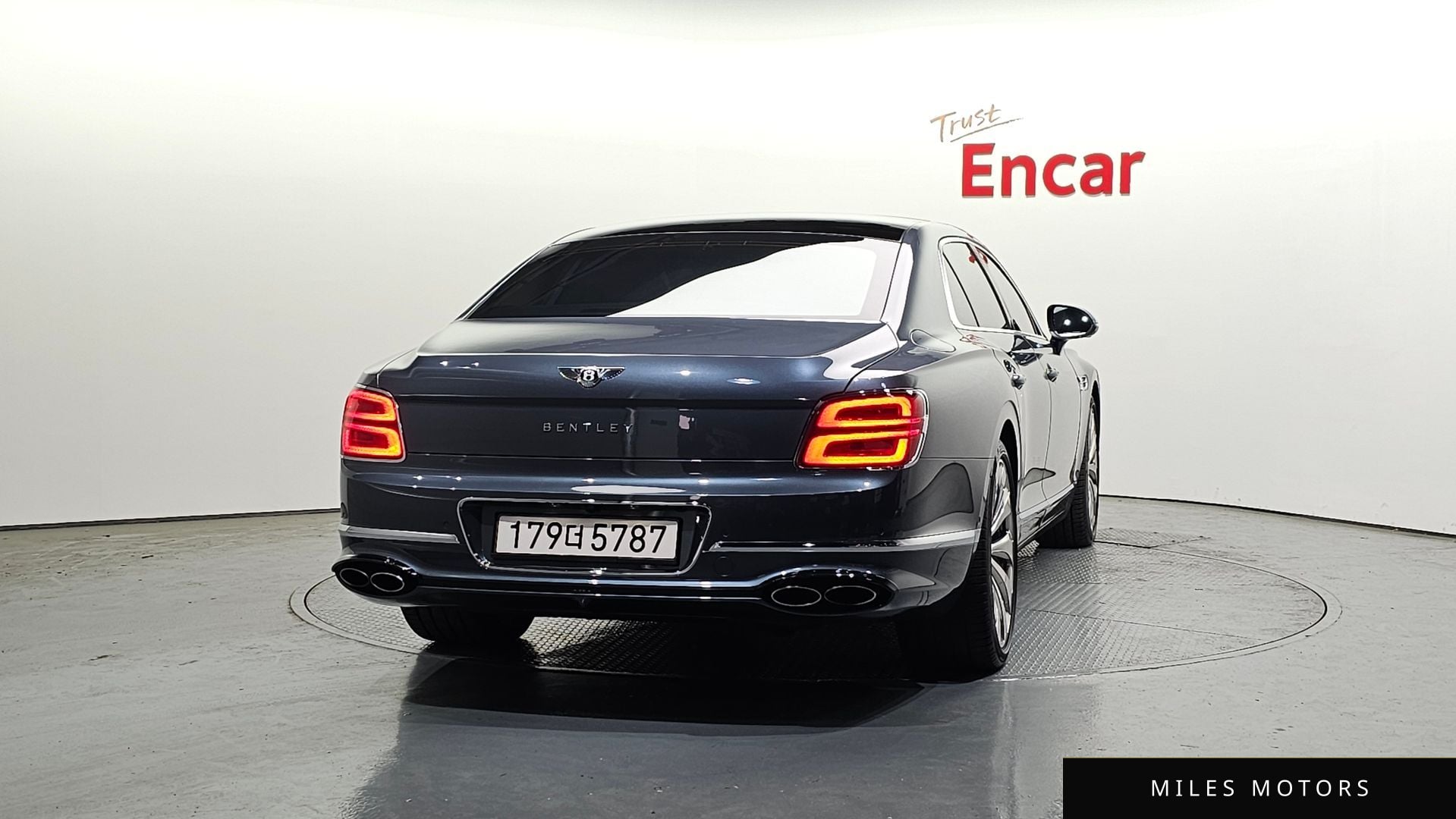Bentley Flying Spur 2022 — миниатюра 4
