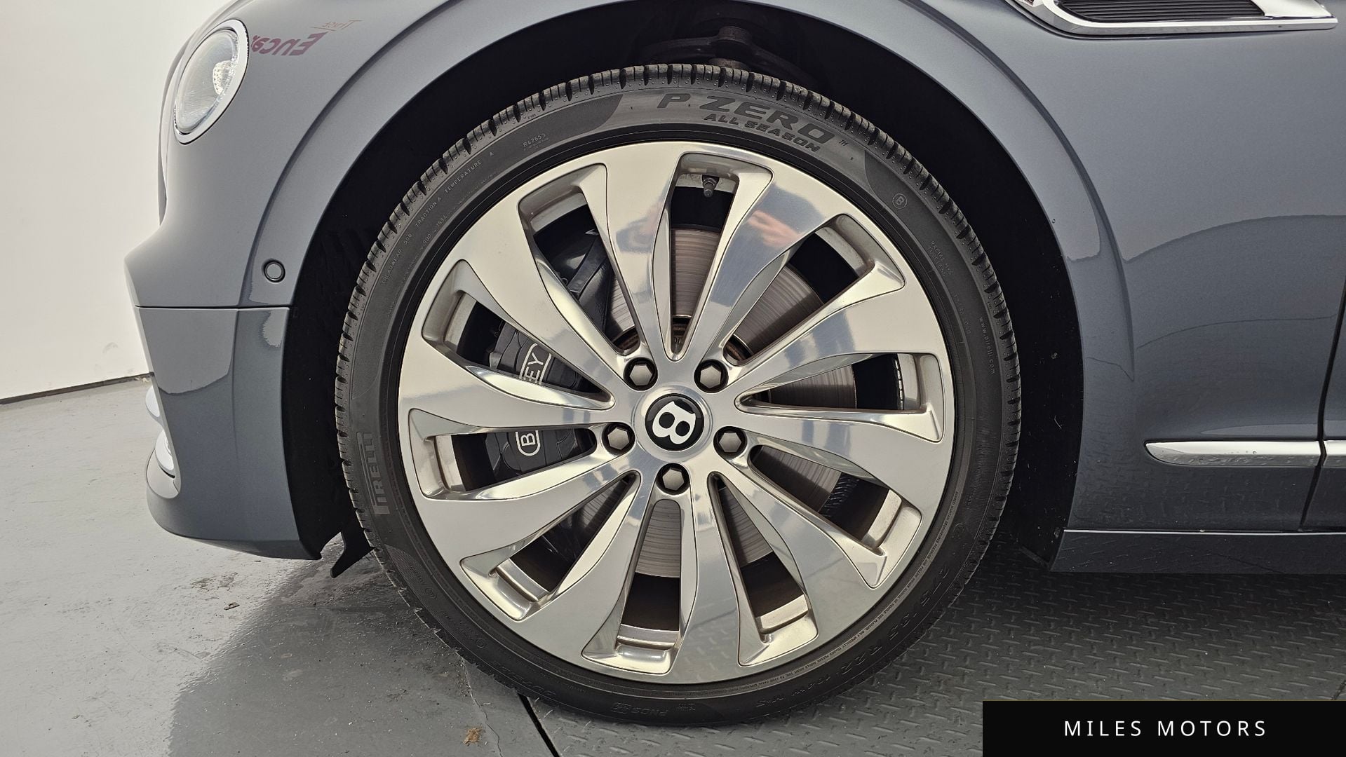 Bentley Flying Spur 2022 — миниатюра 5