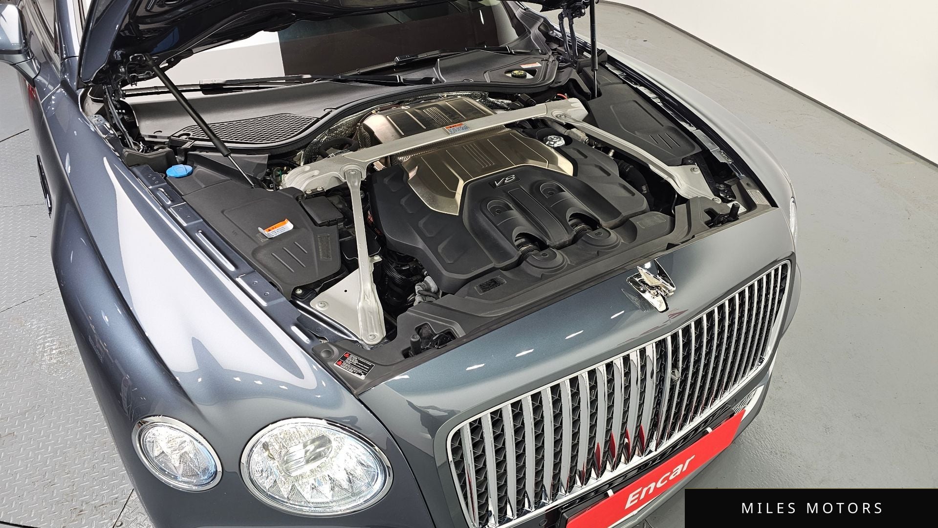 Bentley Flying Spur 2022 — миниатюра 6