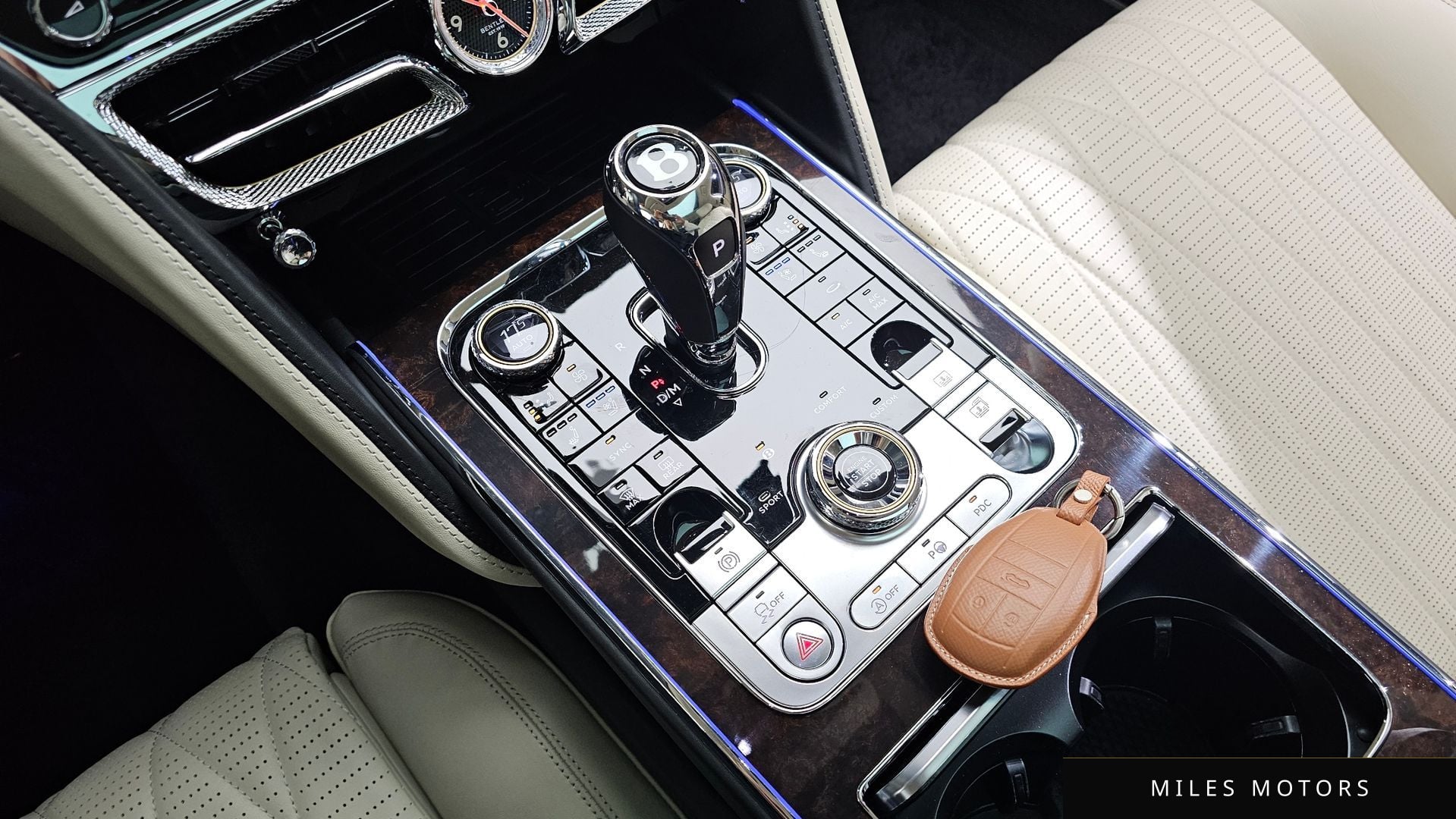 Bentley Flying Spur 2022 — миниатюра 9