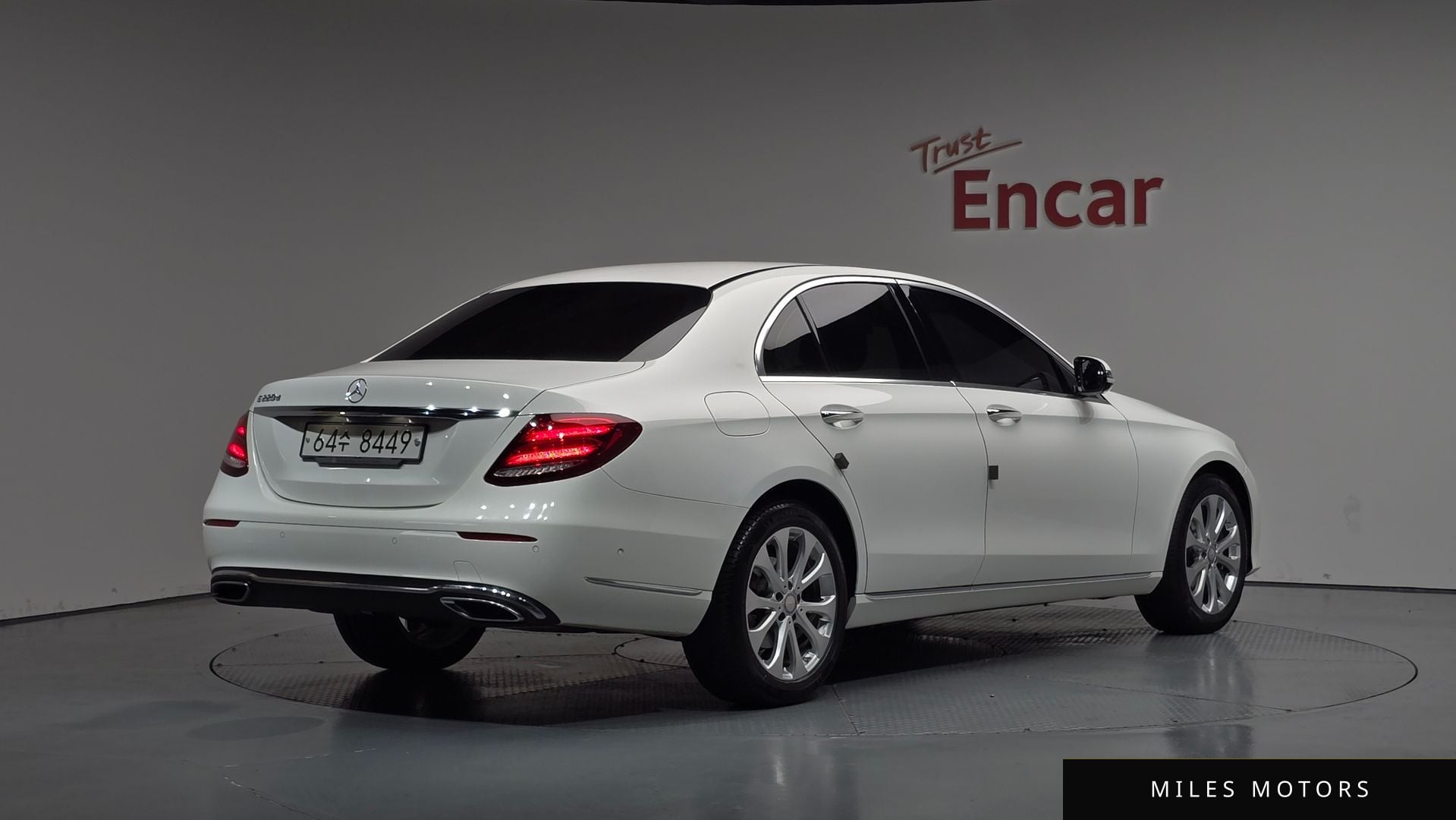 Mercedes-Benz E-Class W213 2017 — фото 1 из 12