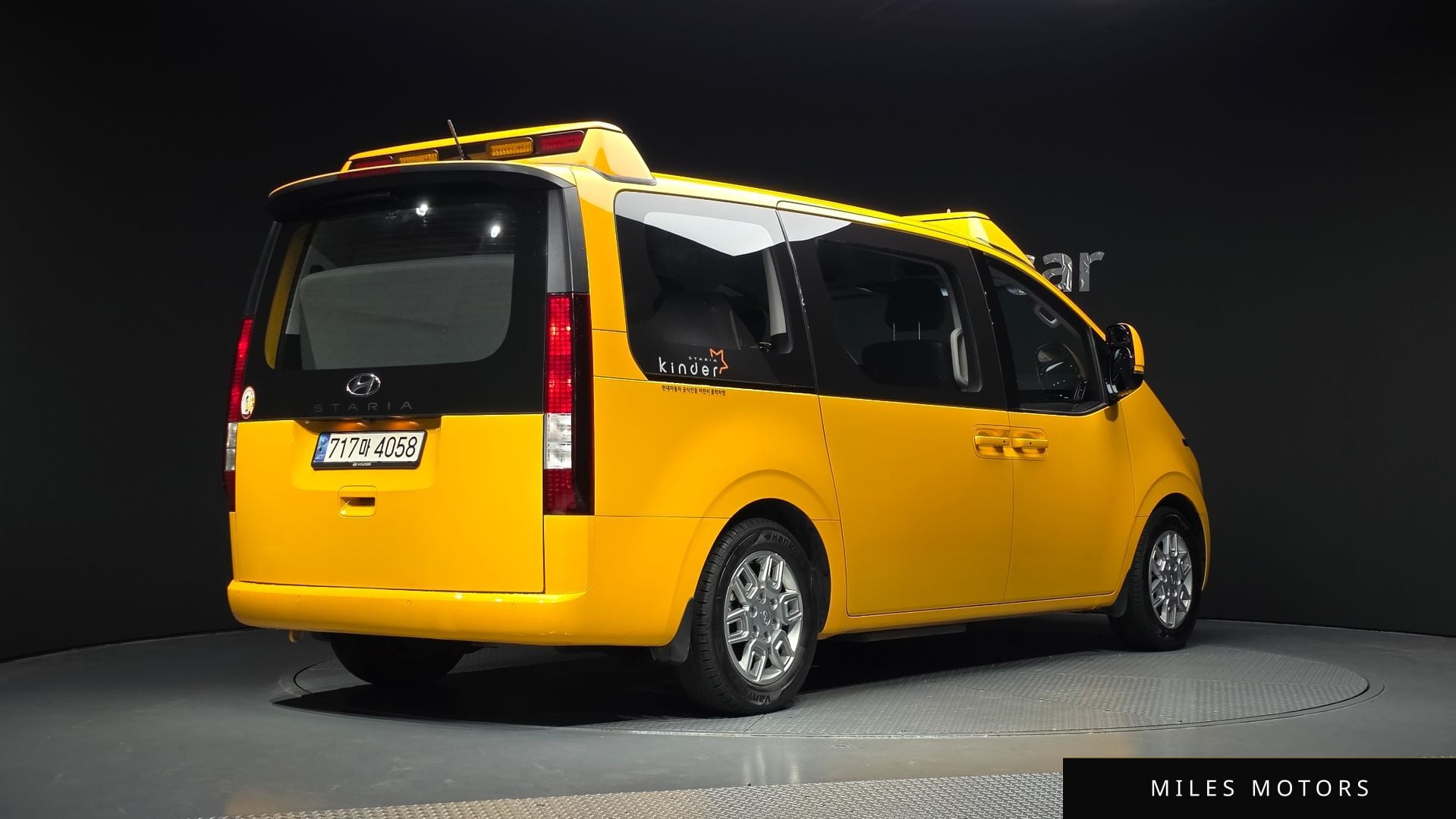 Hyundai Staria 2022 — миниатюра 2