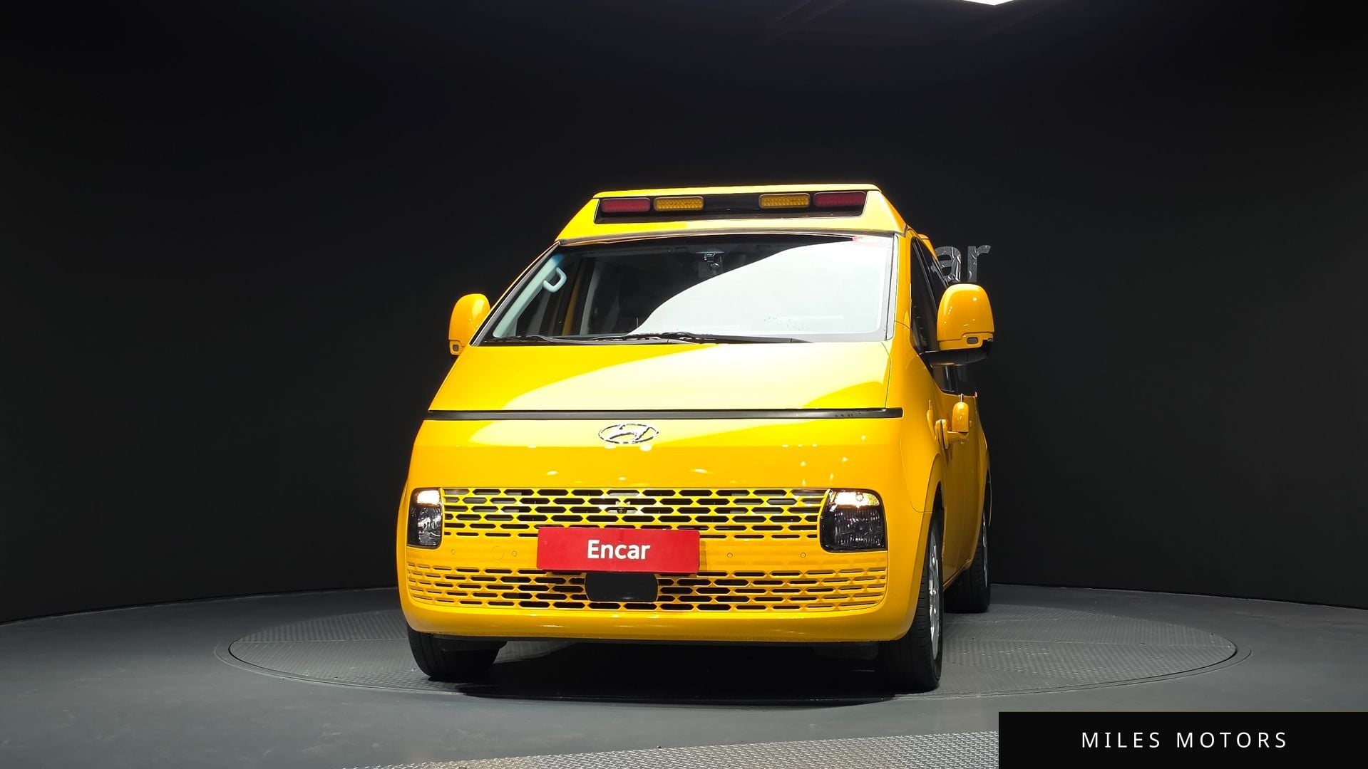 Hyundai Staria 2022 — миниатюра 3