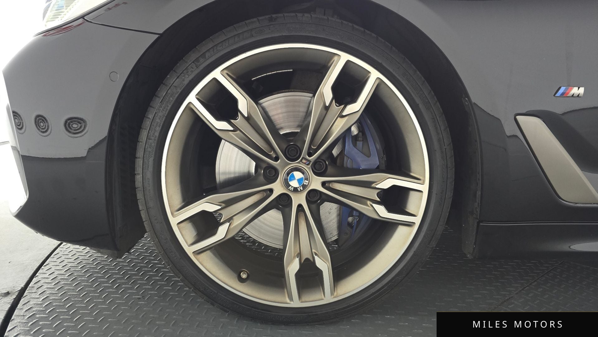 BMW 5 Series (G30) 2021 — миниатюра 5