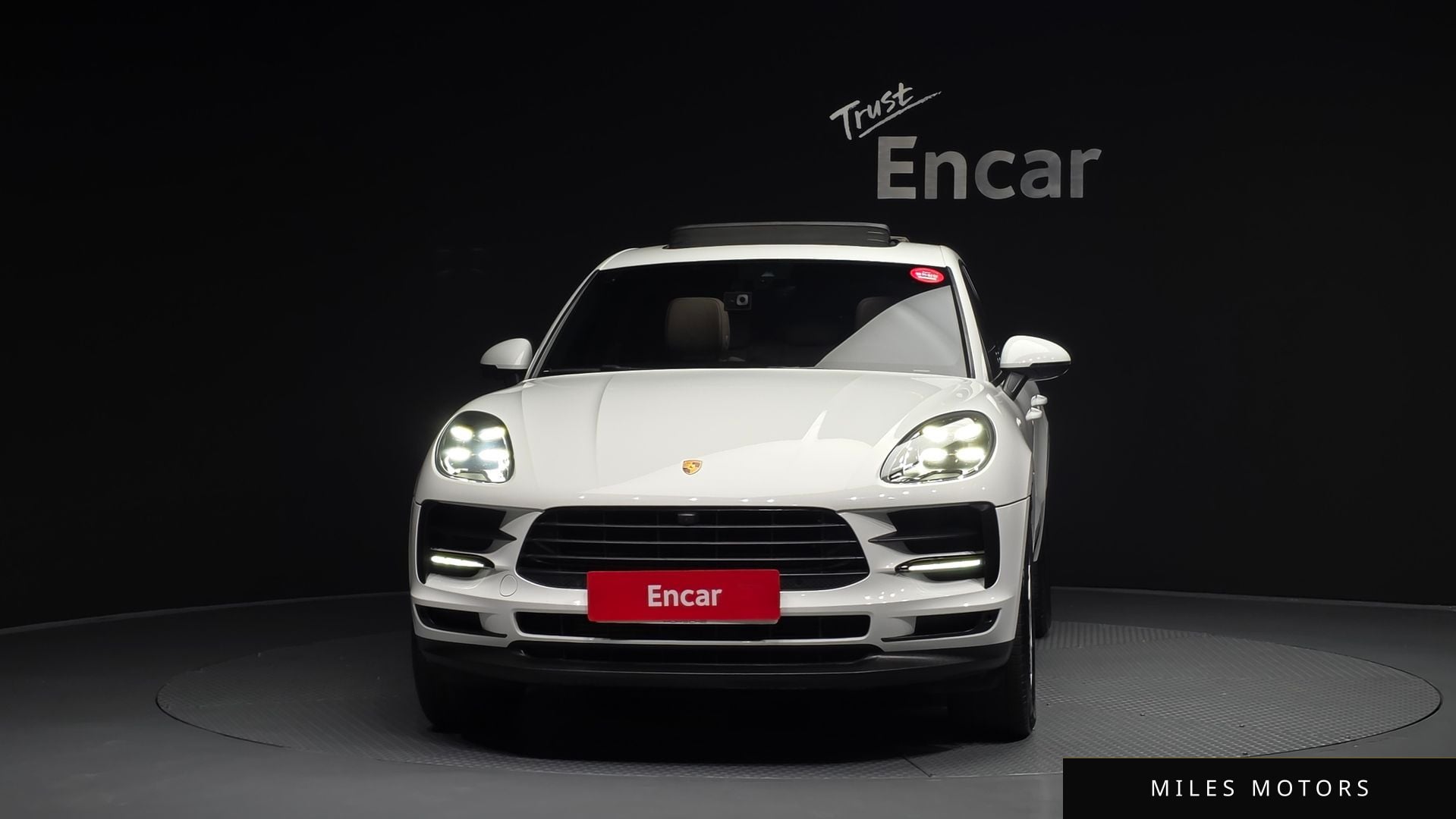 Porsche Macan 2021 — миниатюра 3