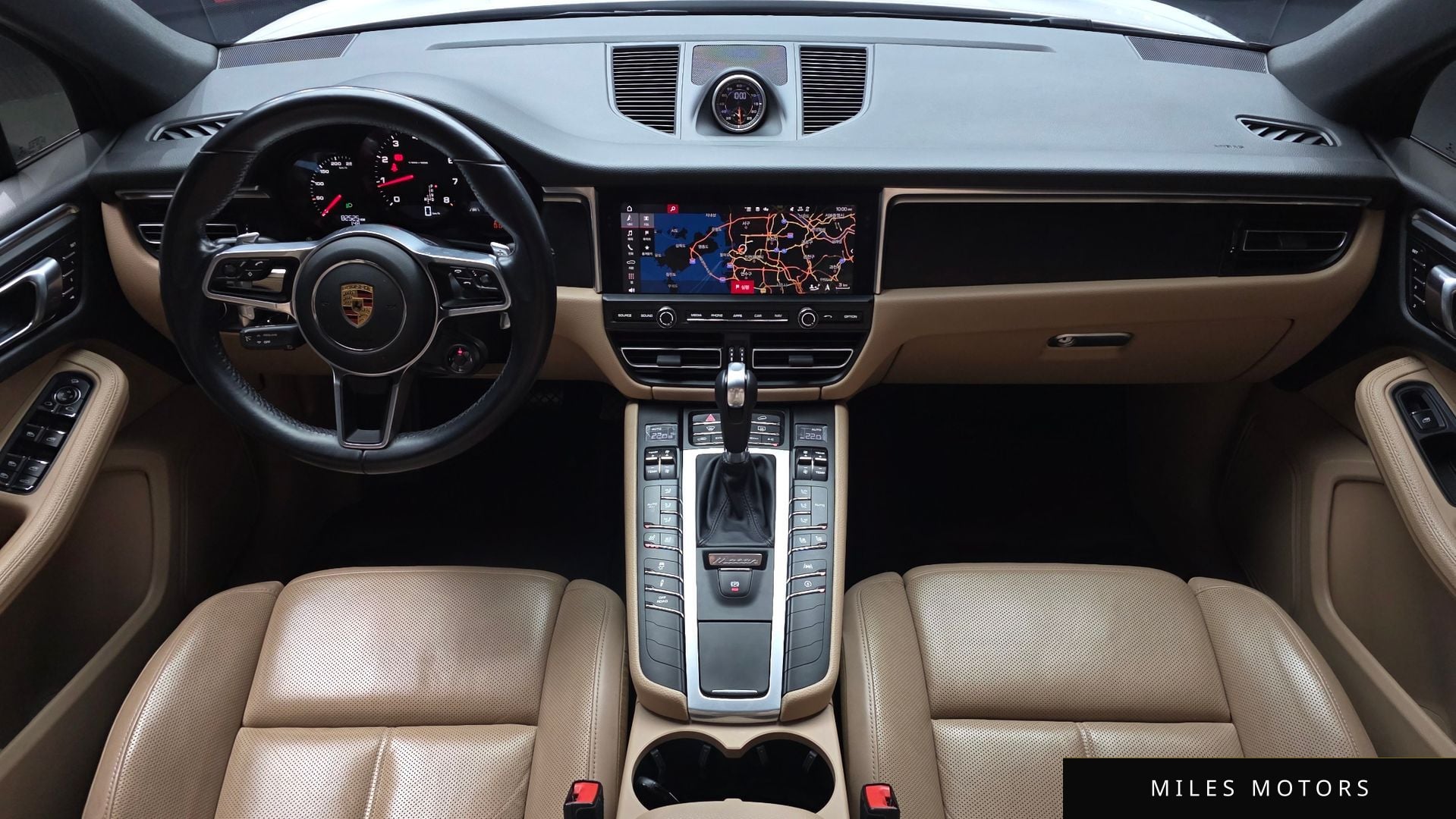 Porsche Macan 2021 — миниатюра 7