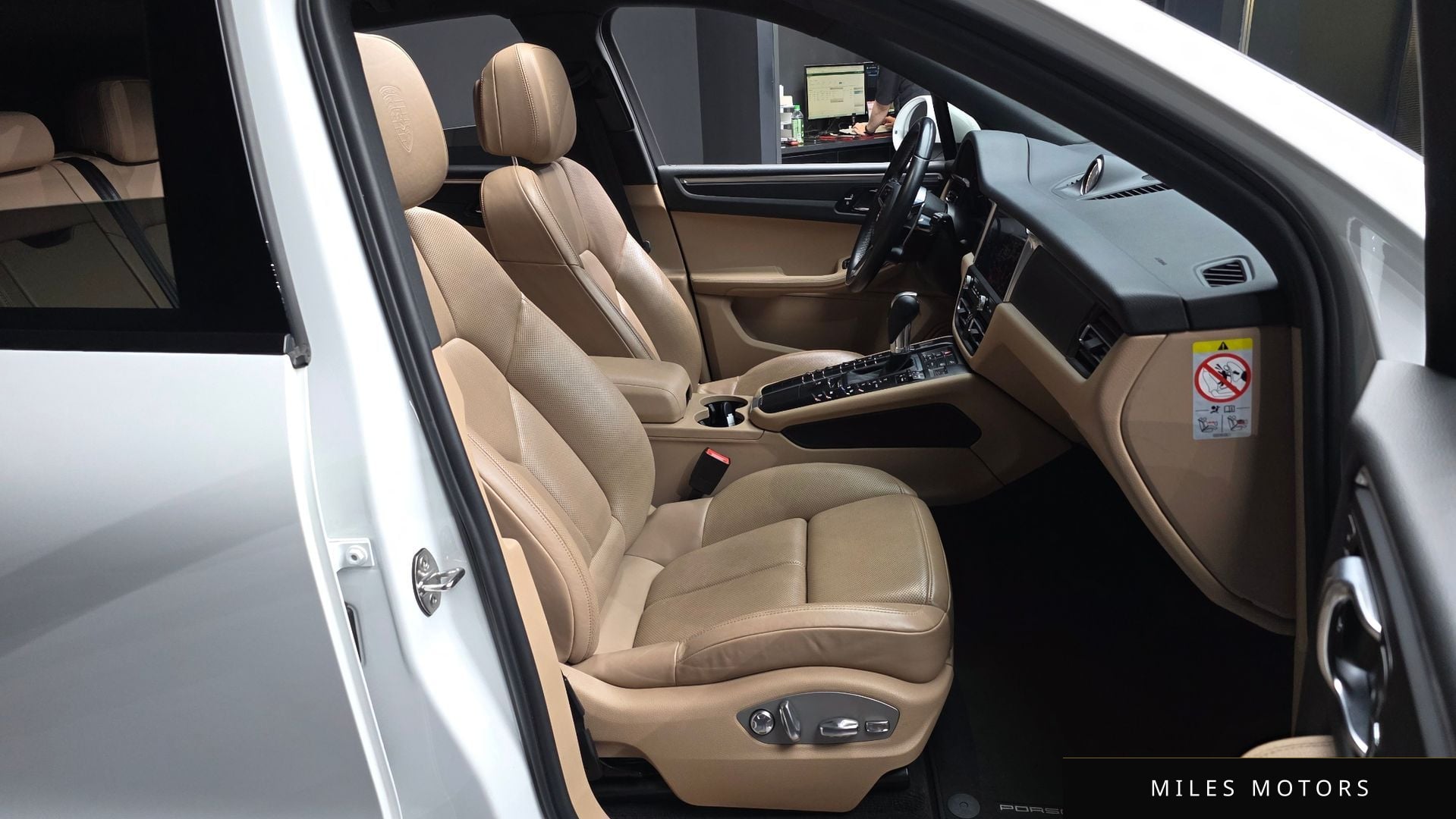 Porsche Macan 2021 — миниатюра 11