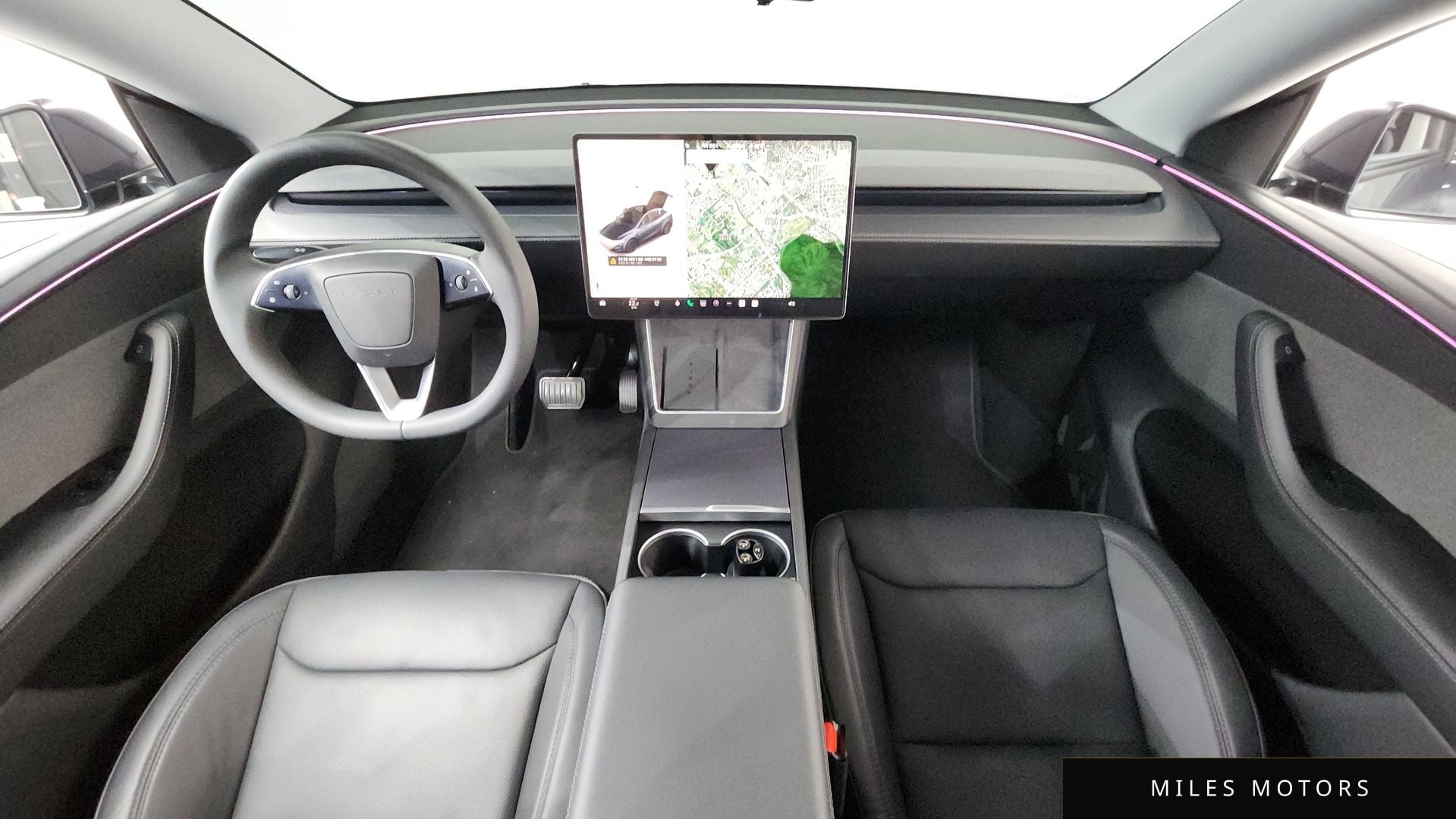 Tesla Model Y 2025 — миниатюра 10