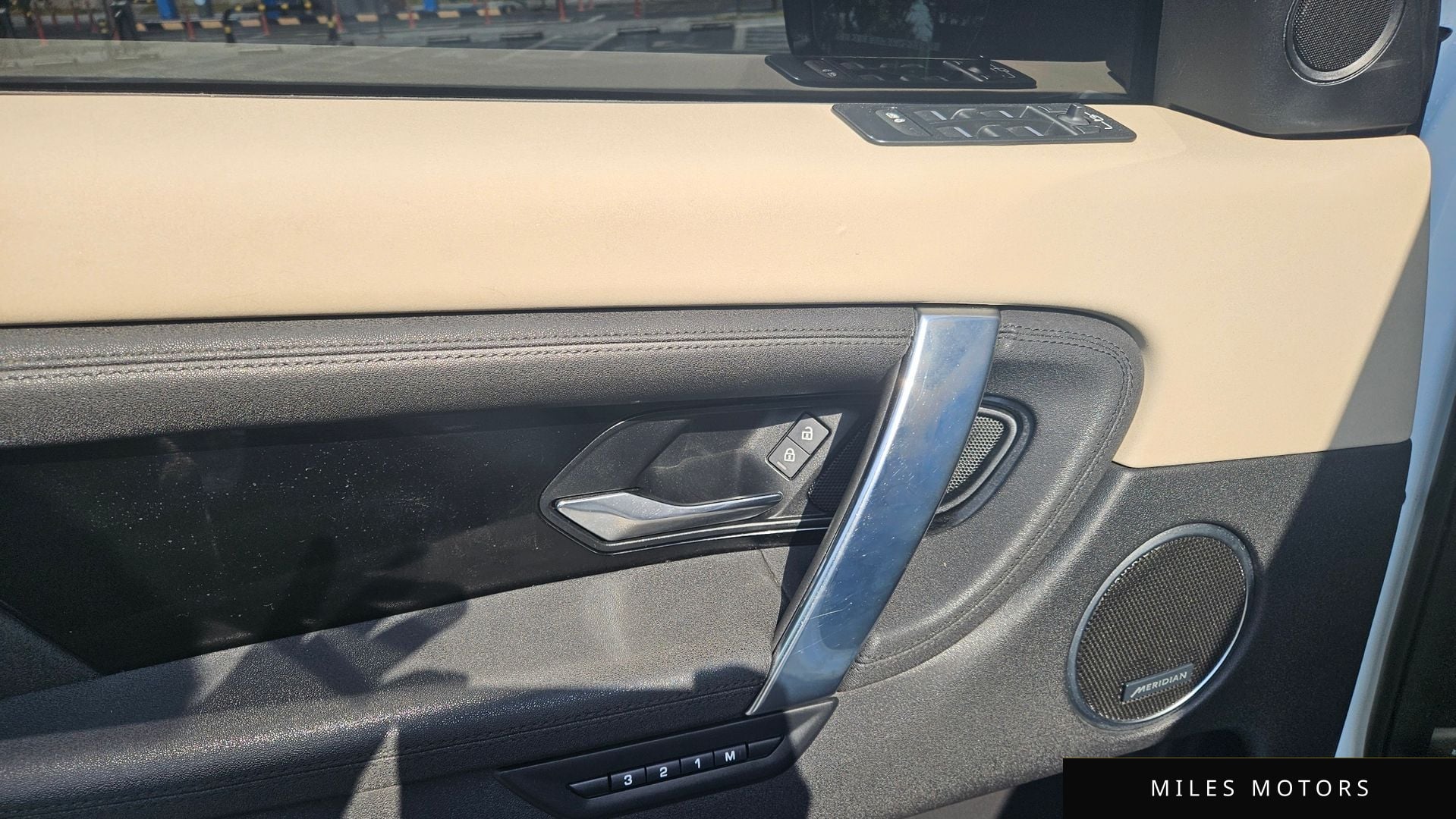 Land Rover Discovery Sport 2023 — миниатюра 8