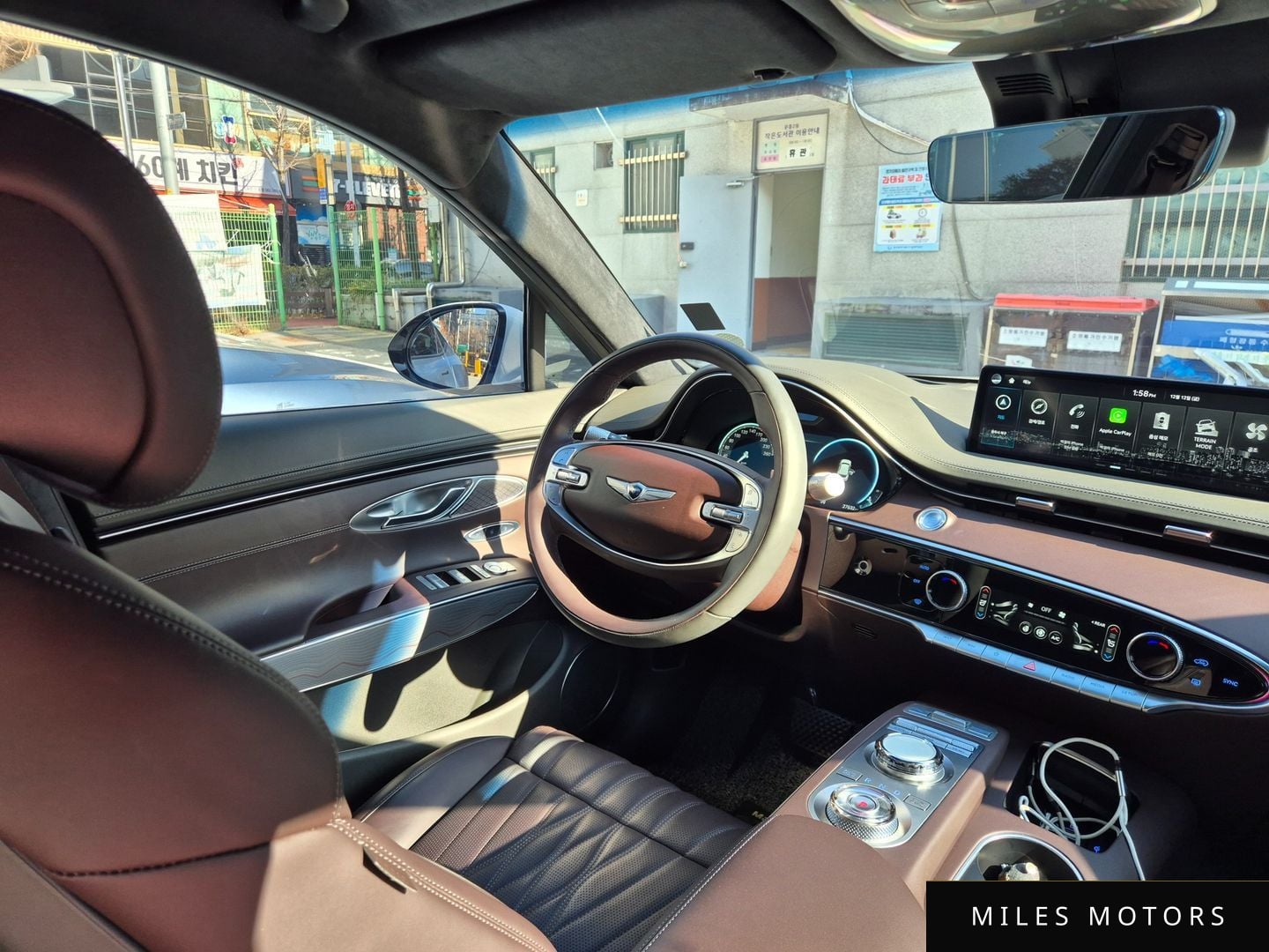 Genesis GV70 2023 — миниатюра 11