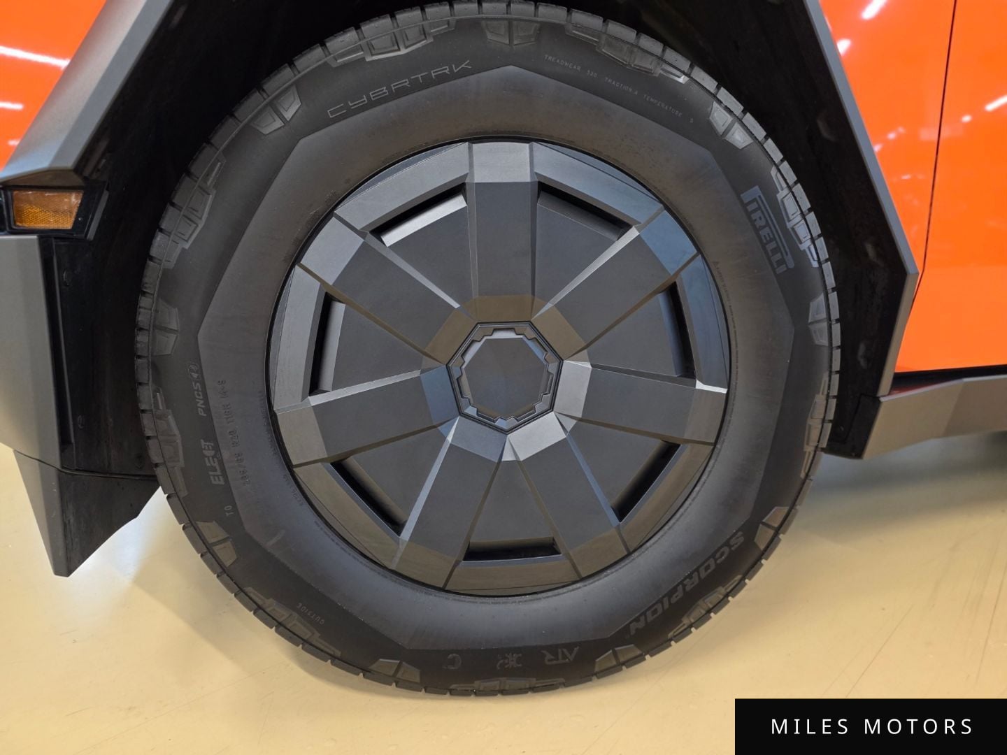 Tesla Cybertruck 2026 — миниатюра 5