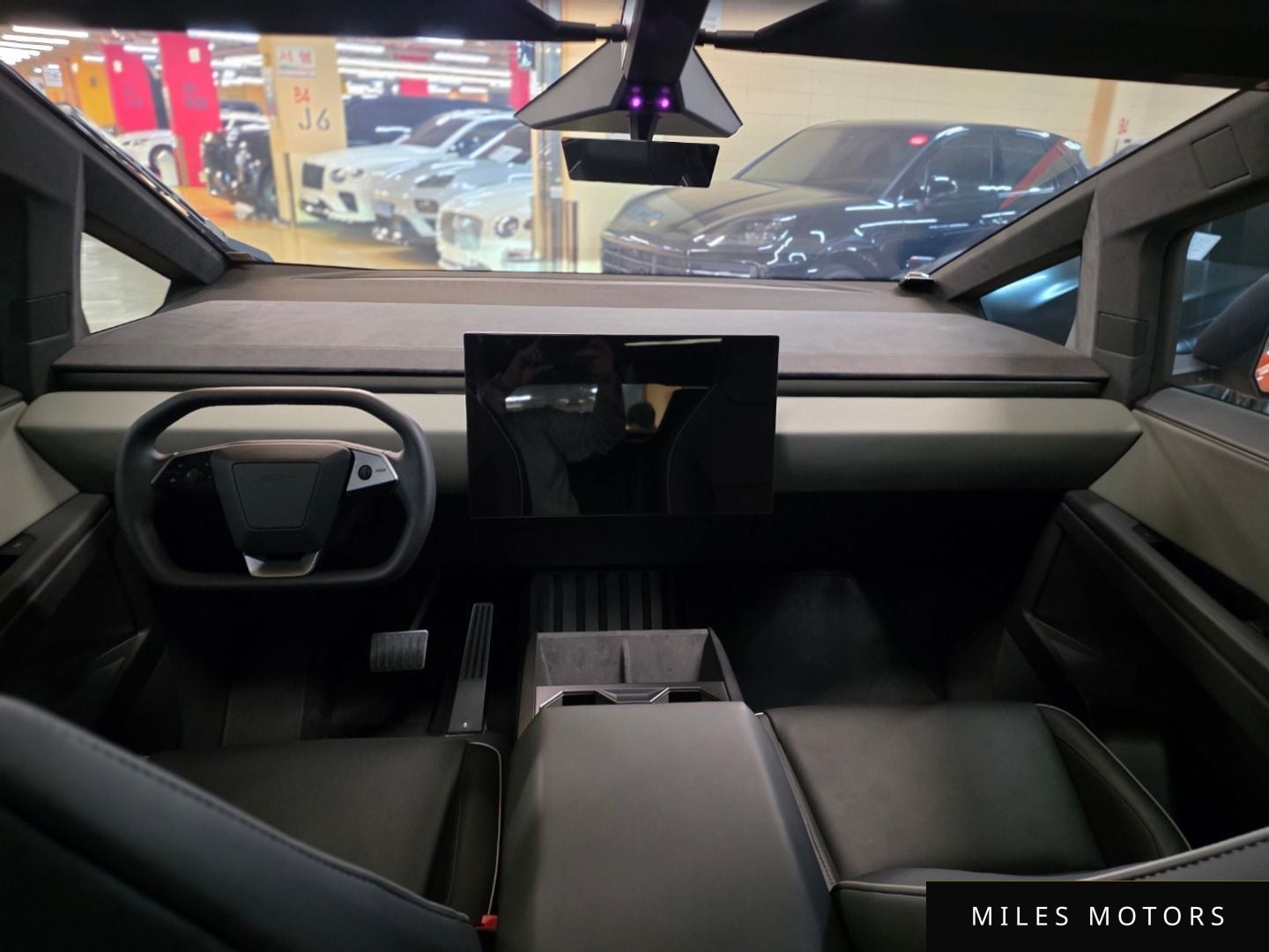 Tesla Cybertruck 2026 — миниатюра 7