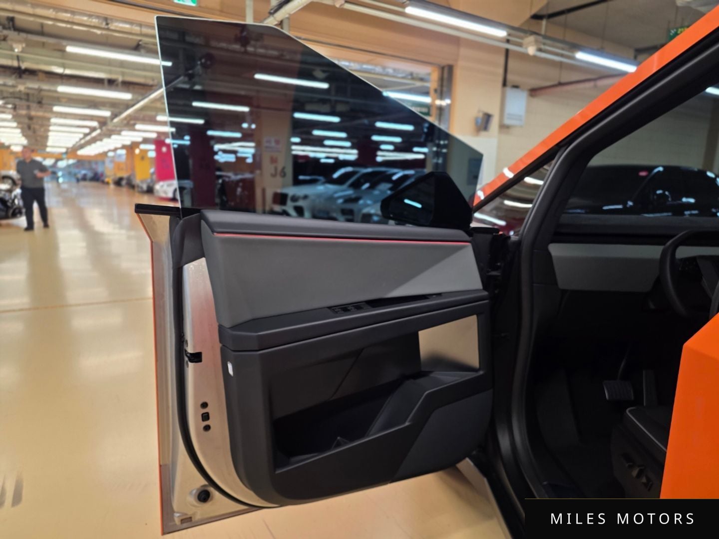 Tesla Cybertruck 2026 — миниатюра 9