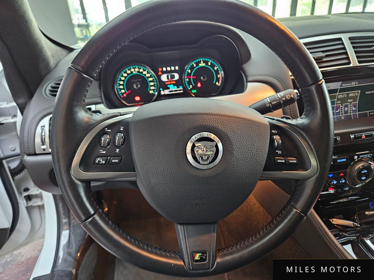 Jaguar XKR 2012 — миниатюра 9