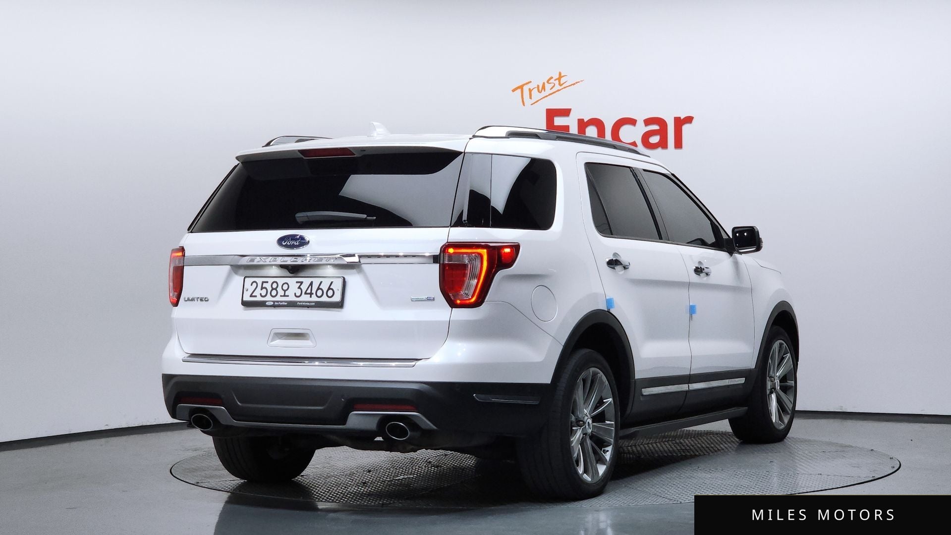Ford Explorer 2018 — миниатюра 2
