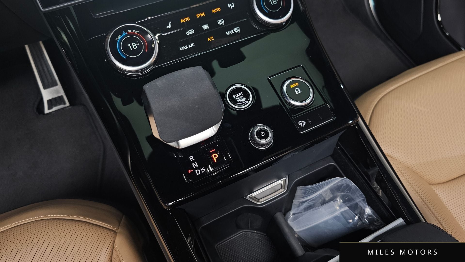 Land Rover Range Rover Sport 2023 — миниатюра 11
