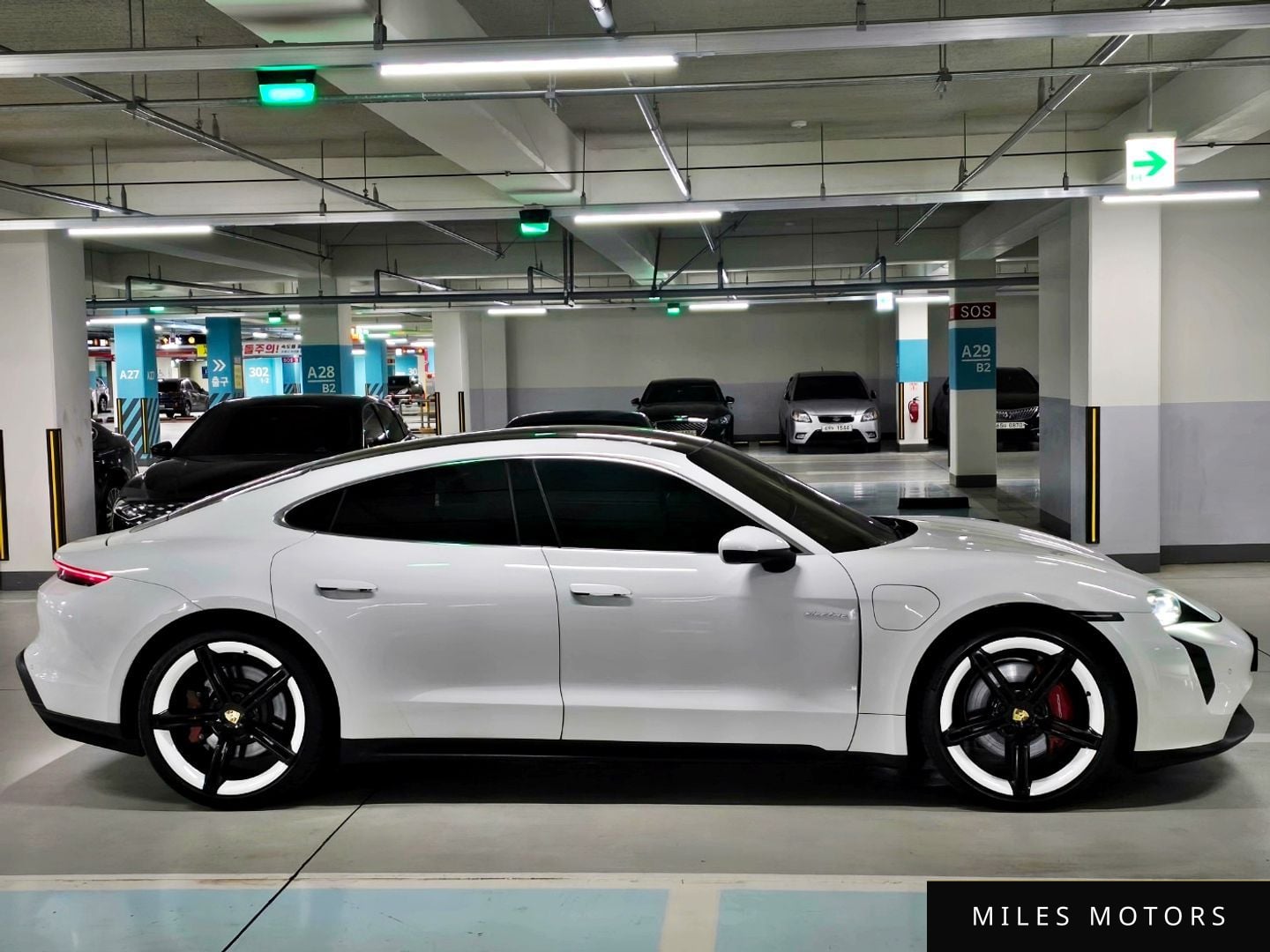 Porsche Taycan 2021 — миниатюра 4