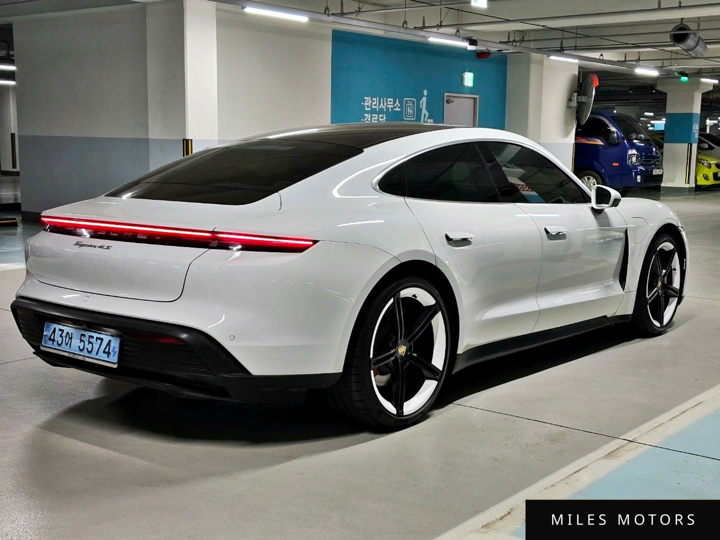 Porsche Taycan 2021 — миниатюра 7