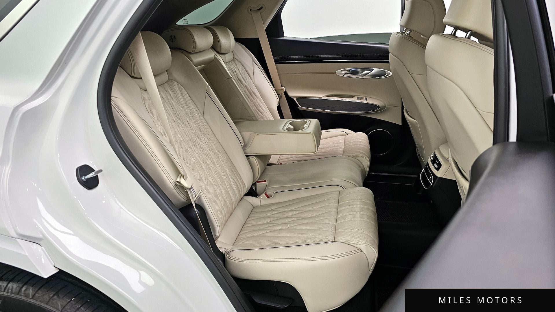 Genesis GV70 2023 — миниатюра 11