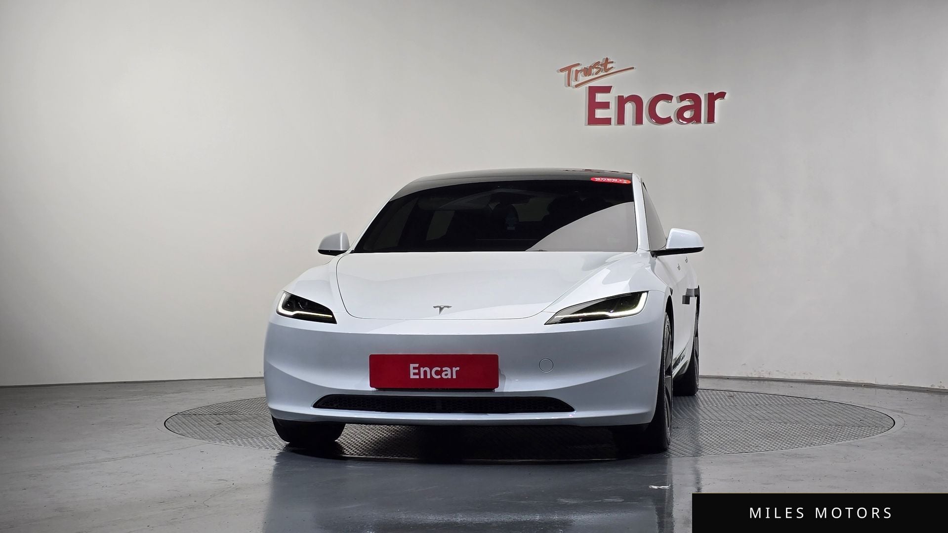 Tesla Model 3 2024 — миниатюра 2