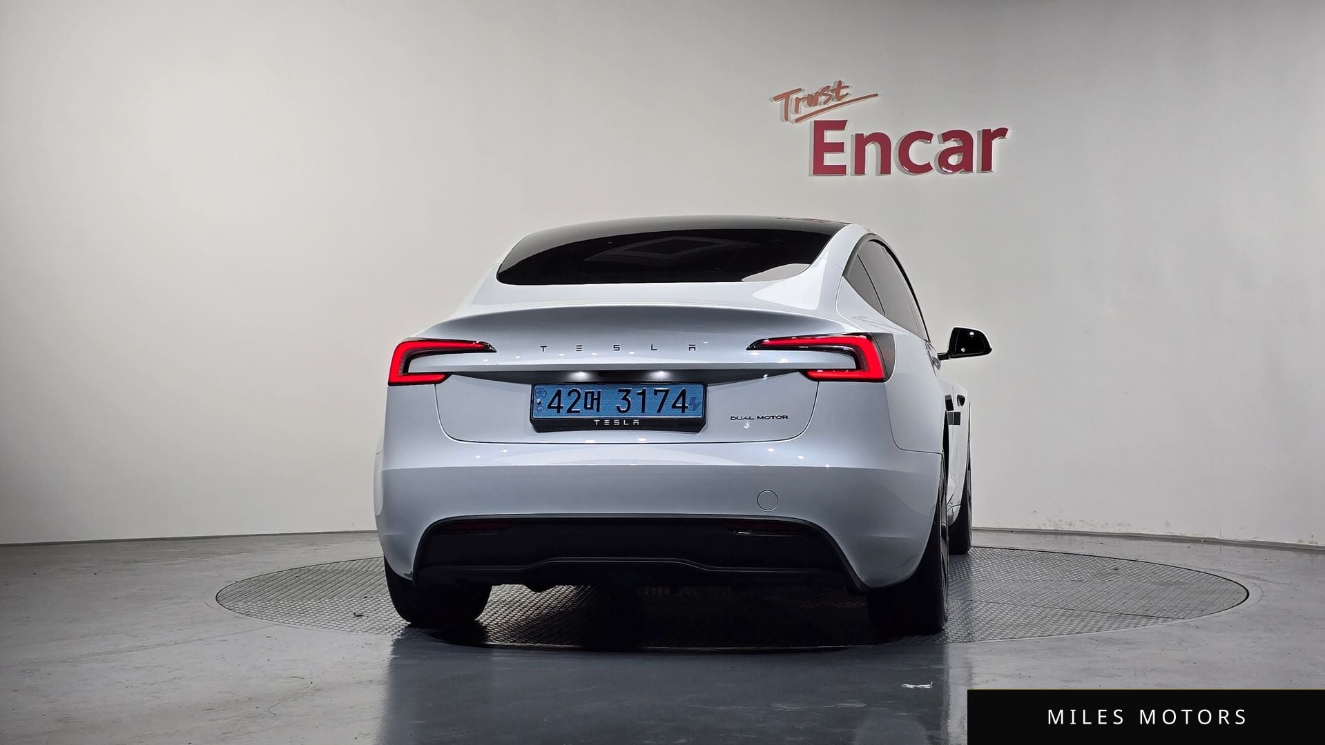 Tesla Model 3 2024 — миниатюра 3