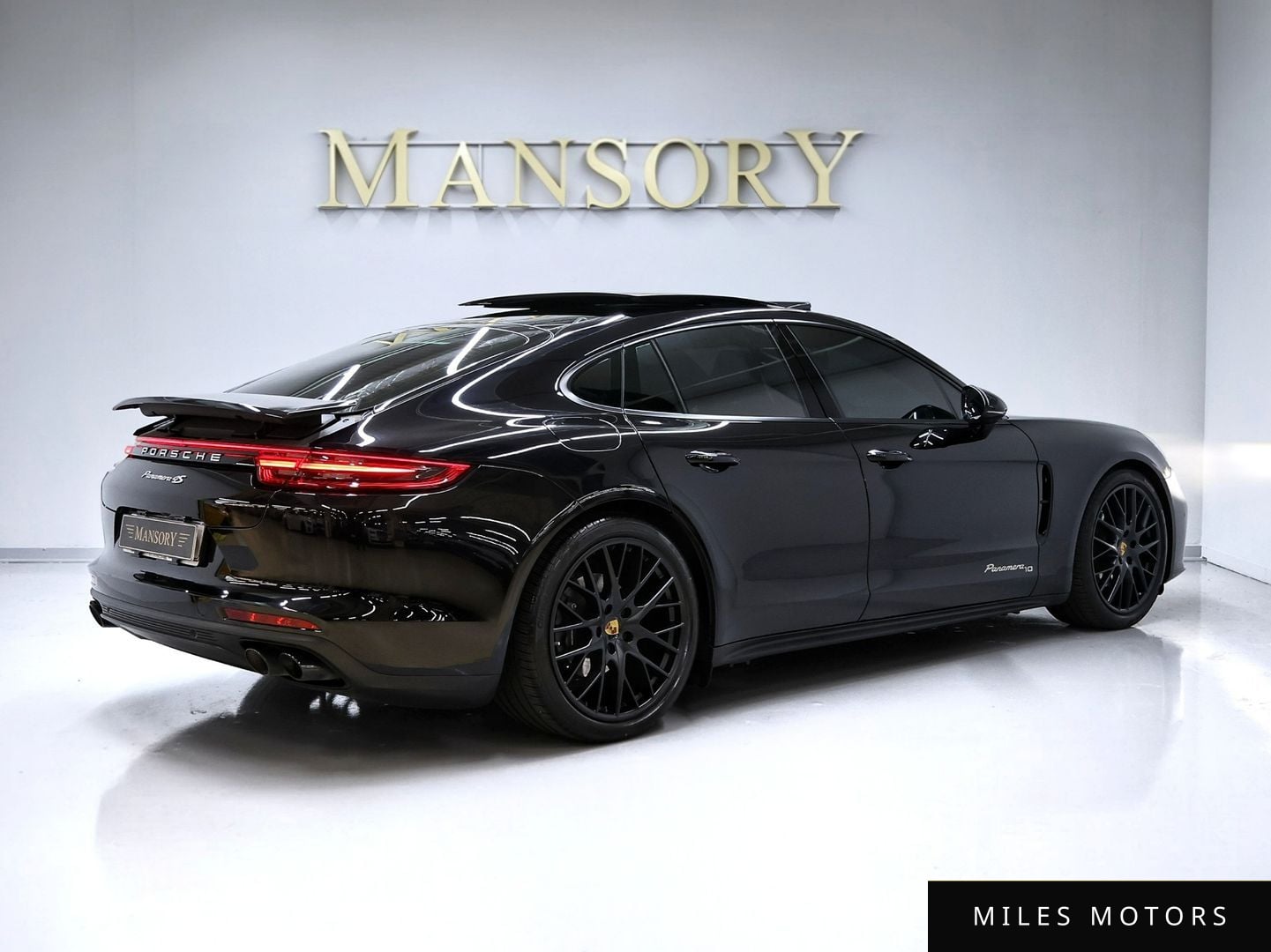 Porsche Panamera 2020 — миниатюра 2