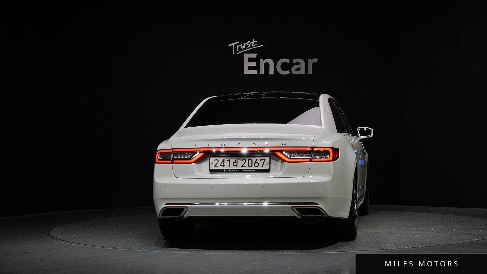 Lincoln Continental 2020 — миниатюра 4