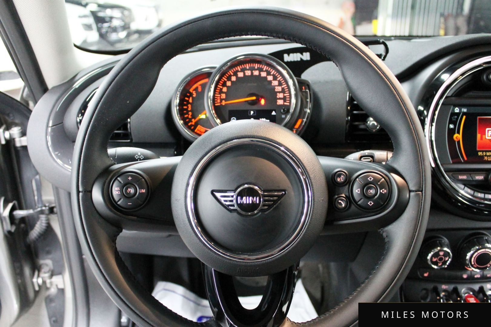 MINI Clubman 2019 — миниатюра 12