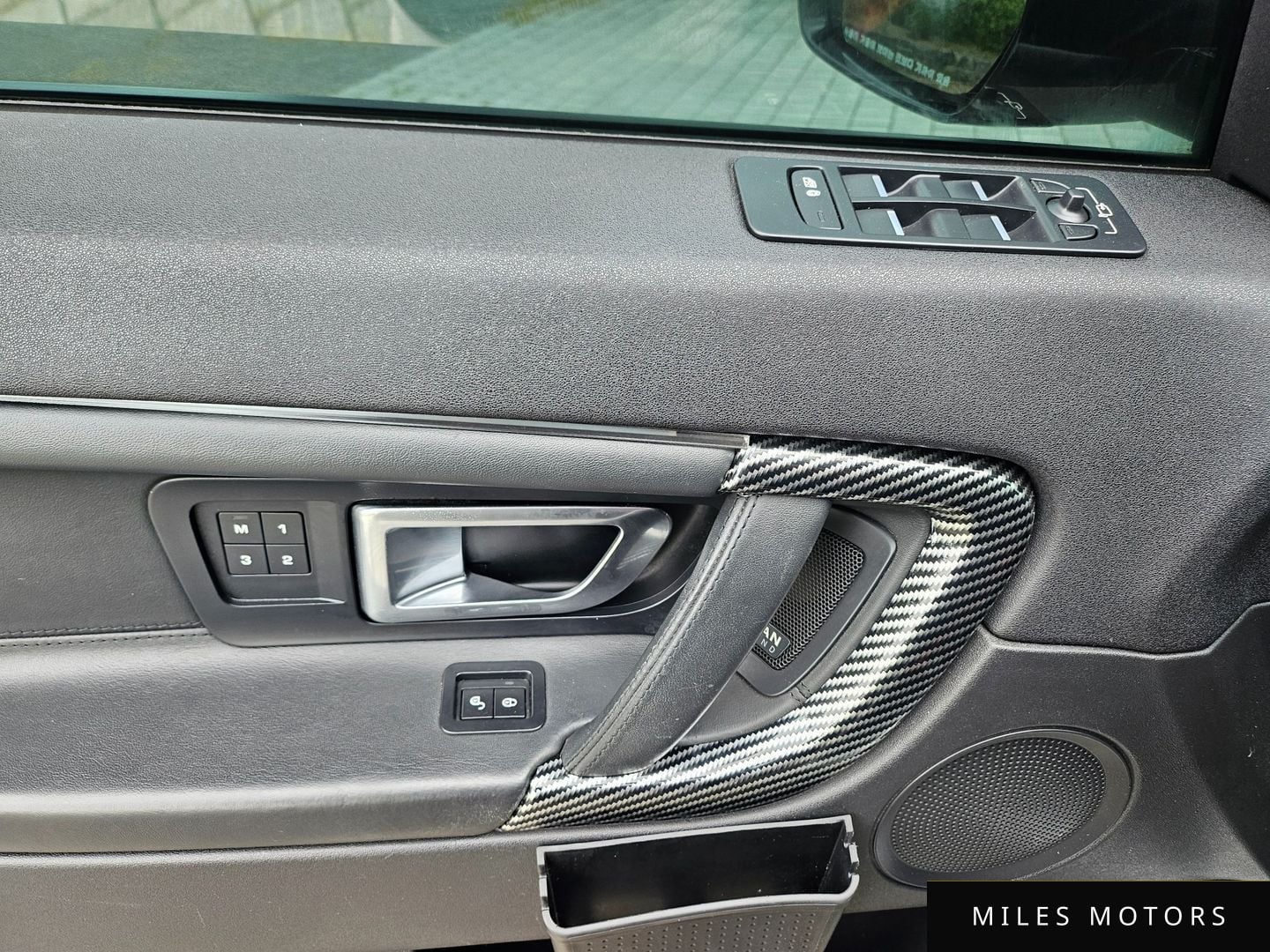 Land Rover Discovery Sport 2016 — миниатюра 12